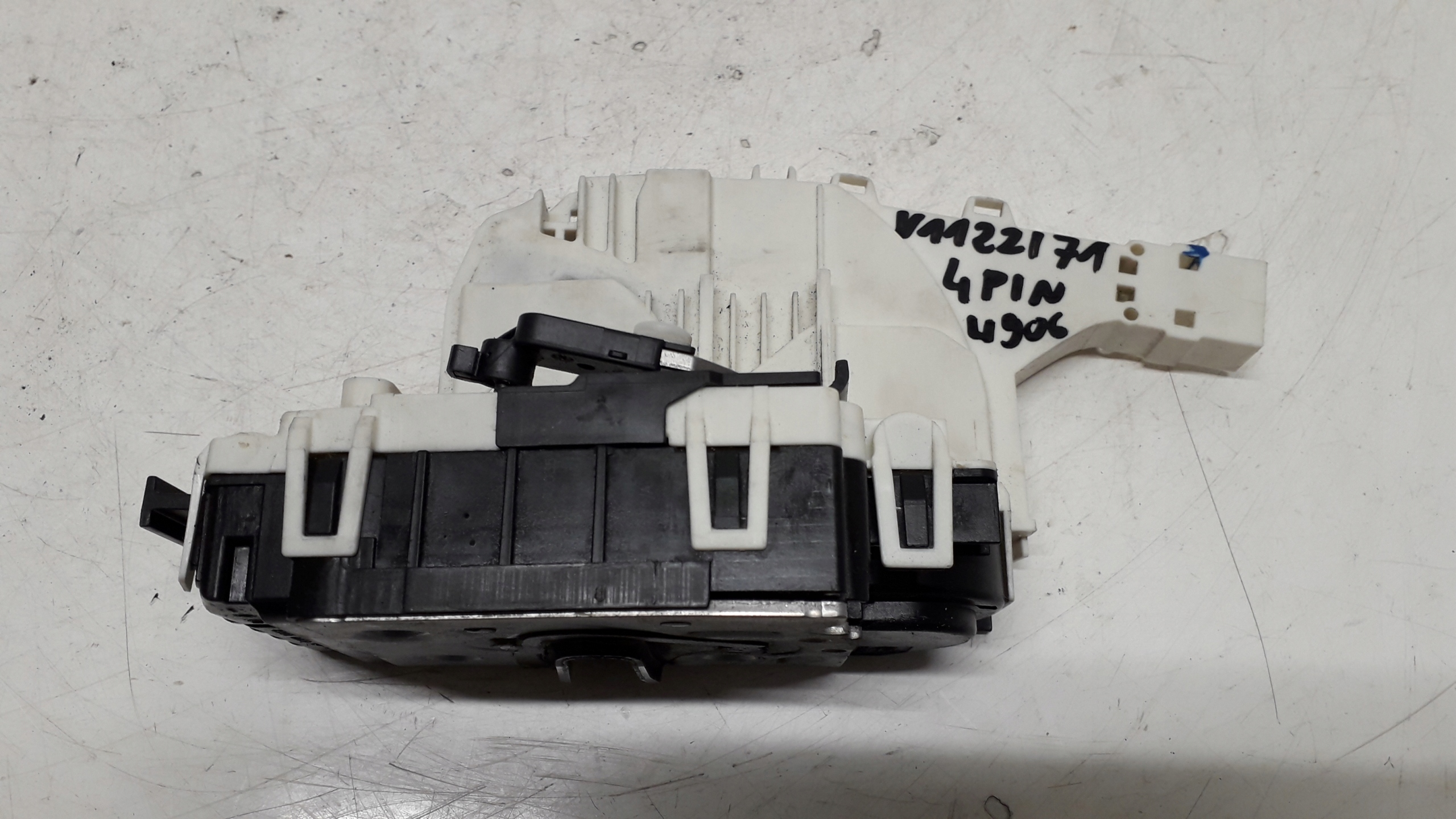 SPRINTER CRAFTER ZAMEK PRAWY PRZÓD A9067202035