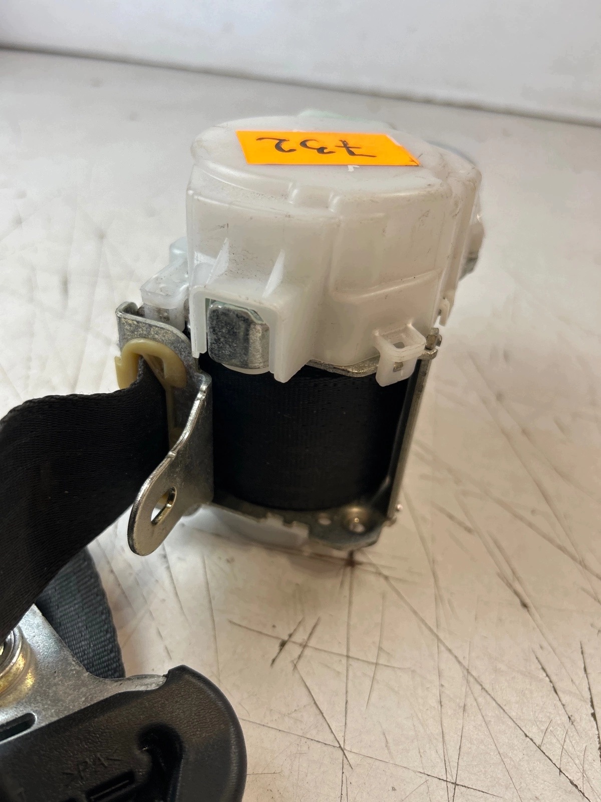 tension belt safety front front left Toyota Avensis IQ 3D