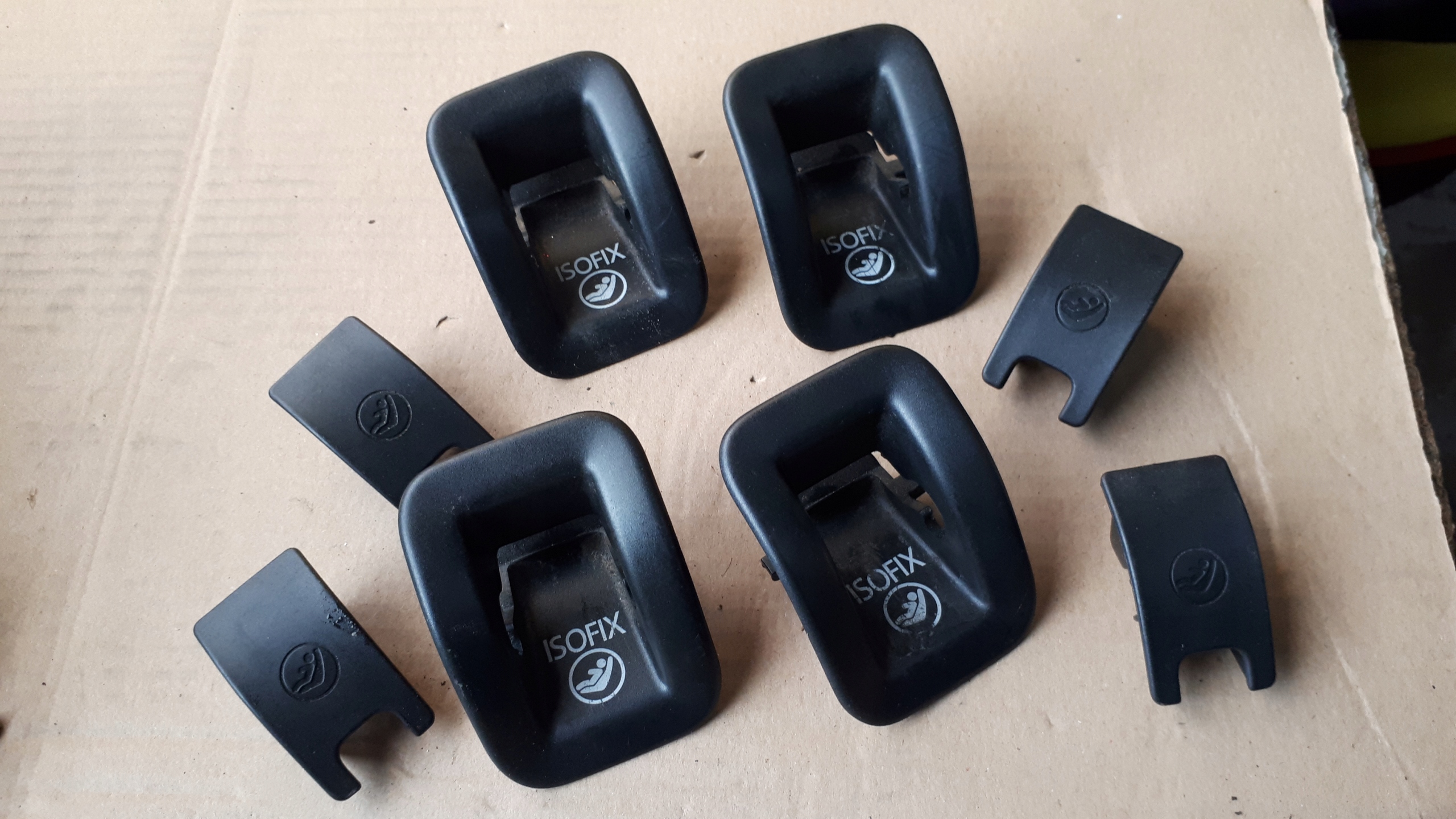 8T0887233B - A4 B8 LIFT кронштейн крепление ISOFIX задняя часть дивана 4X