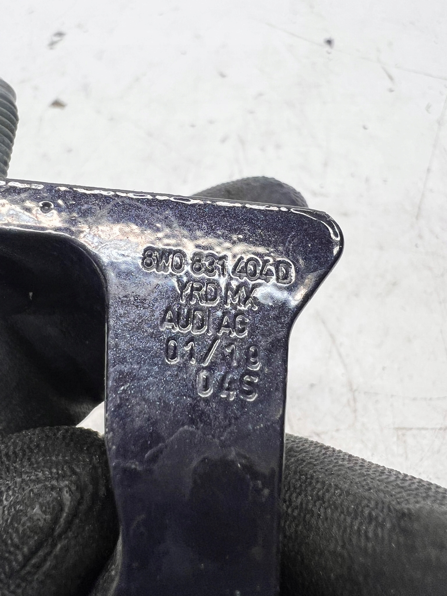 hinge door right AUDI Q4 B9 Q5 FY 8W0831404D