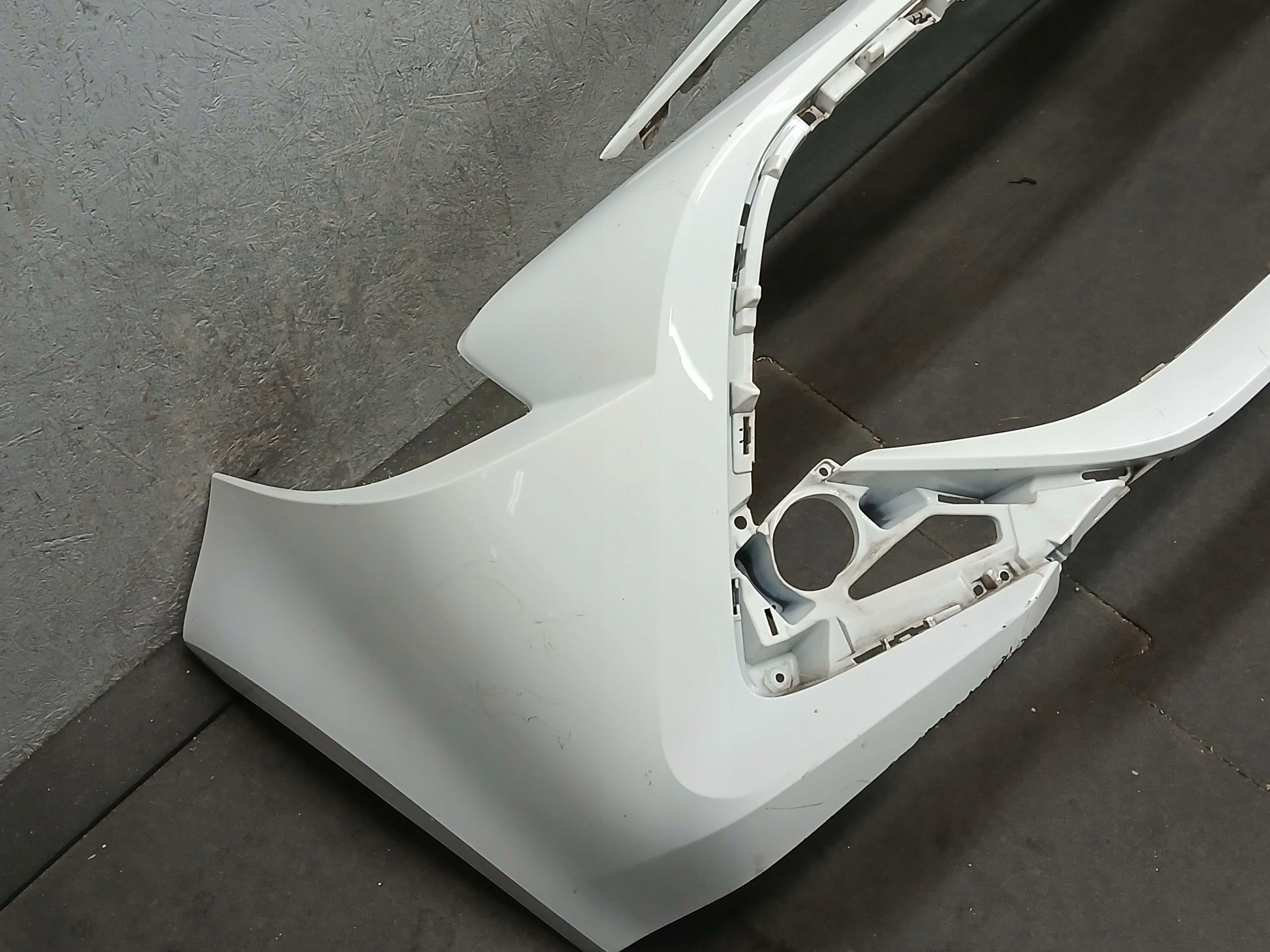 bumper front TOYOTA COROLLA E21 HB KOMBI