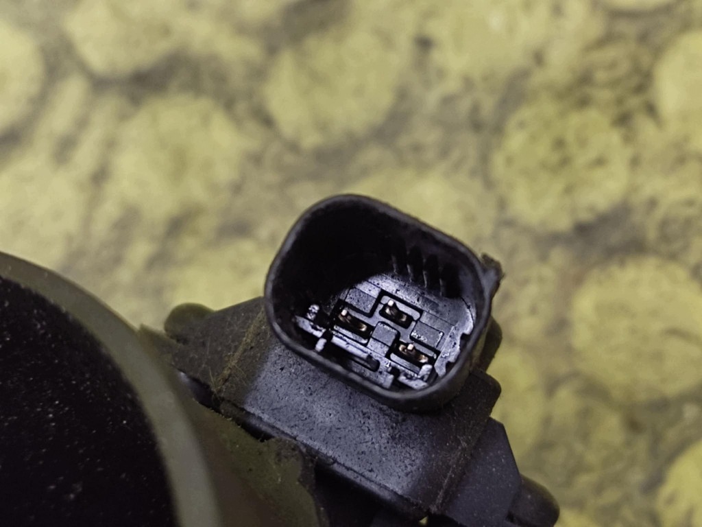 MERCEDES W203 2.2 D flow meter 0281002535