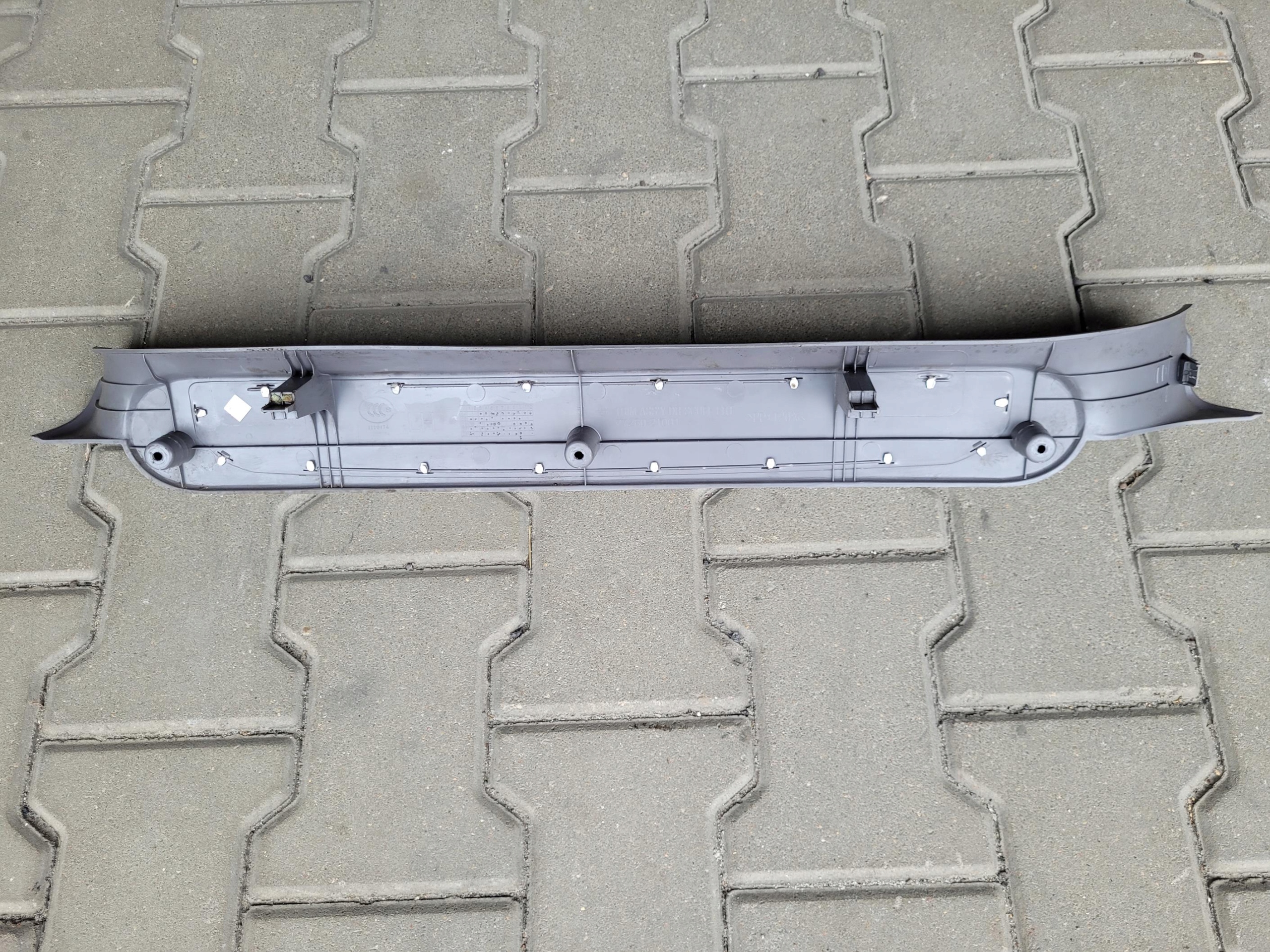 moulding cap threshold left front 77260-21001 SSANGYONG RODIUS II