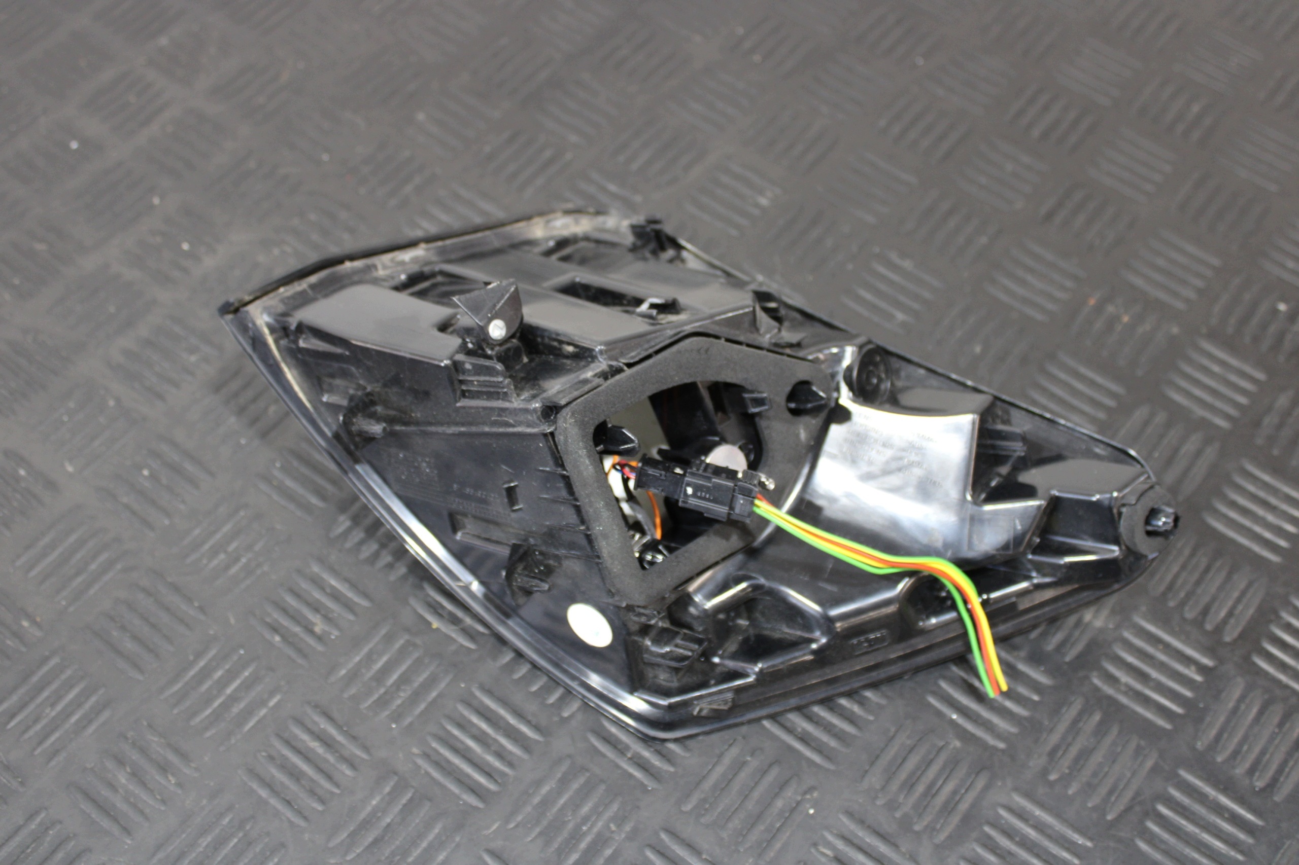 light left rear part 9810477180 PEUGEOT 3008 II 2