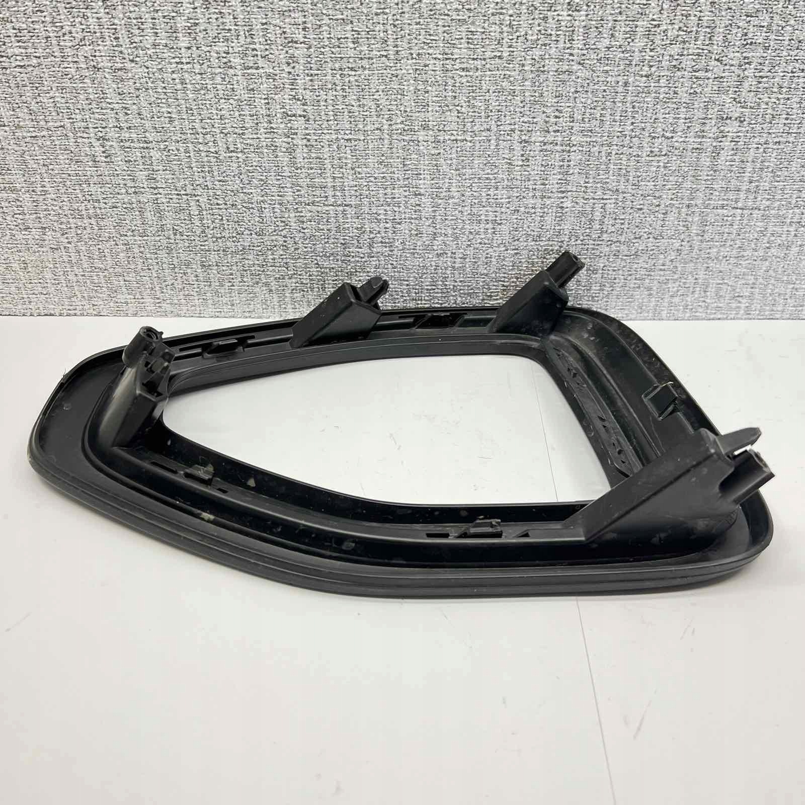 VW T-ROC grid of a bumper right front 2GA853212K