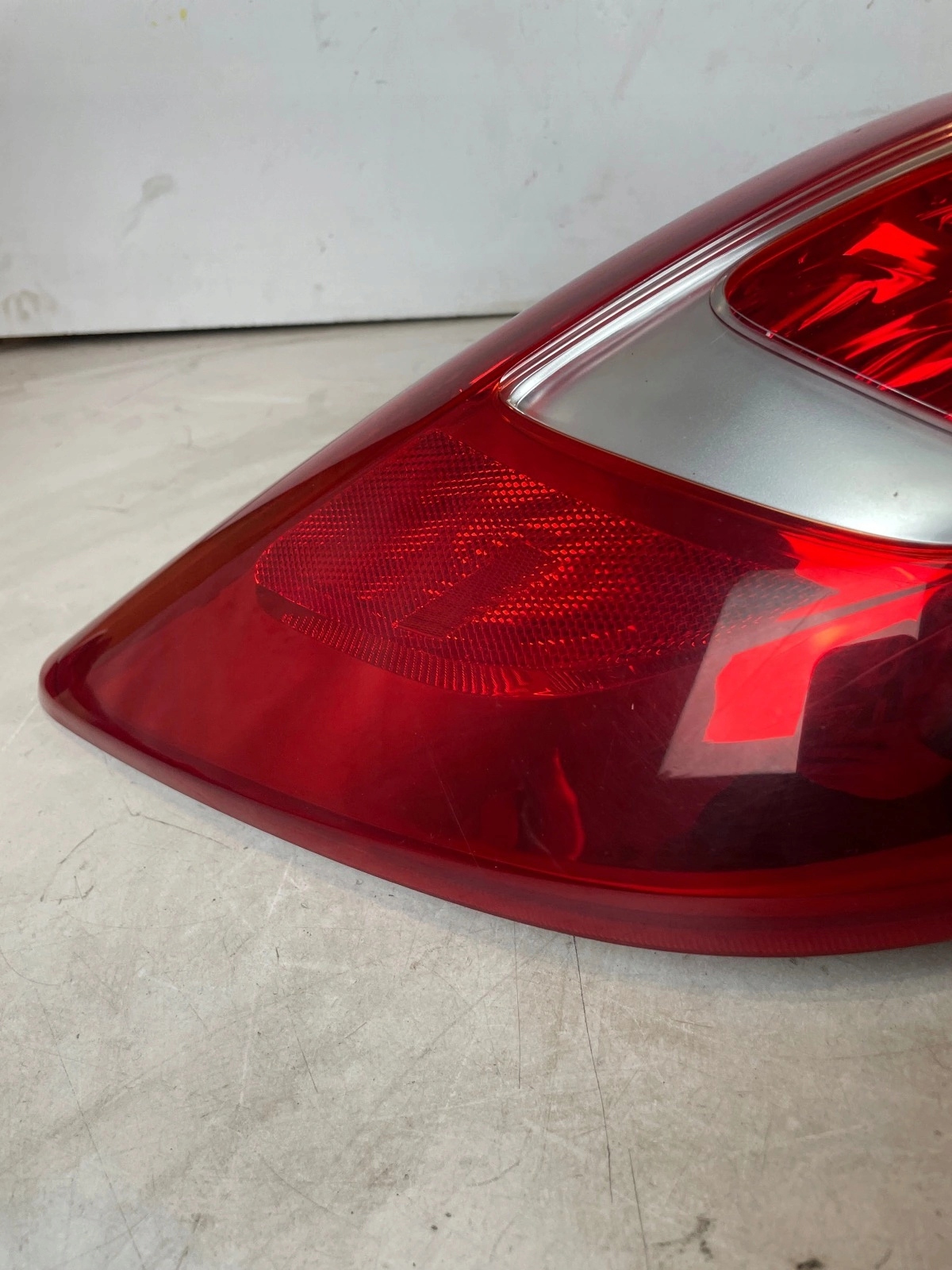damaged light rear part rear left Kia Sportage III