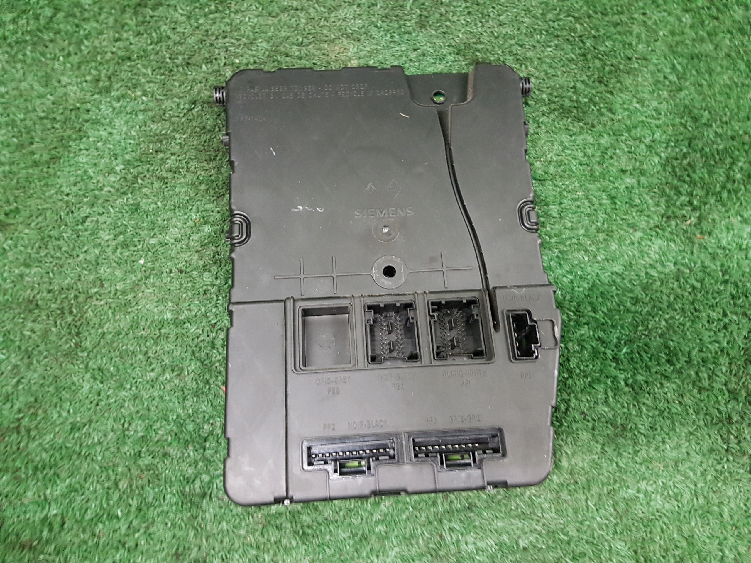 compartment module BSI RENAULT SCENIC 2