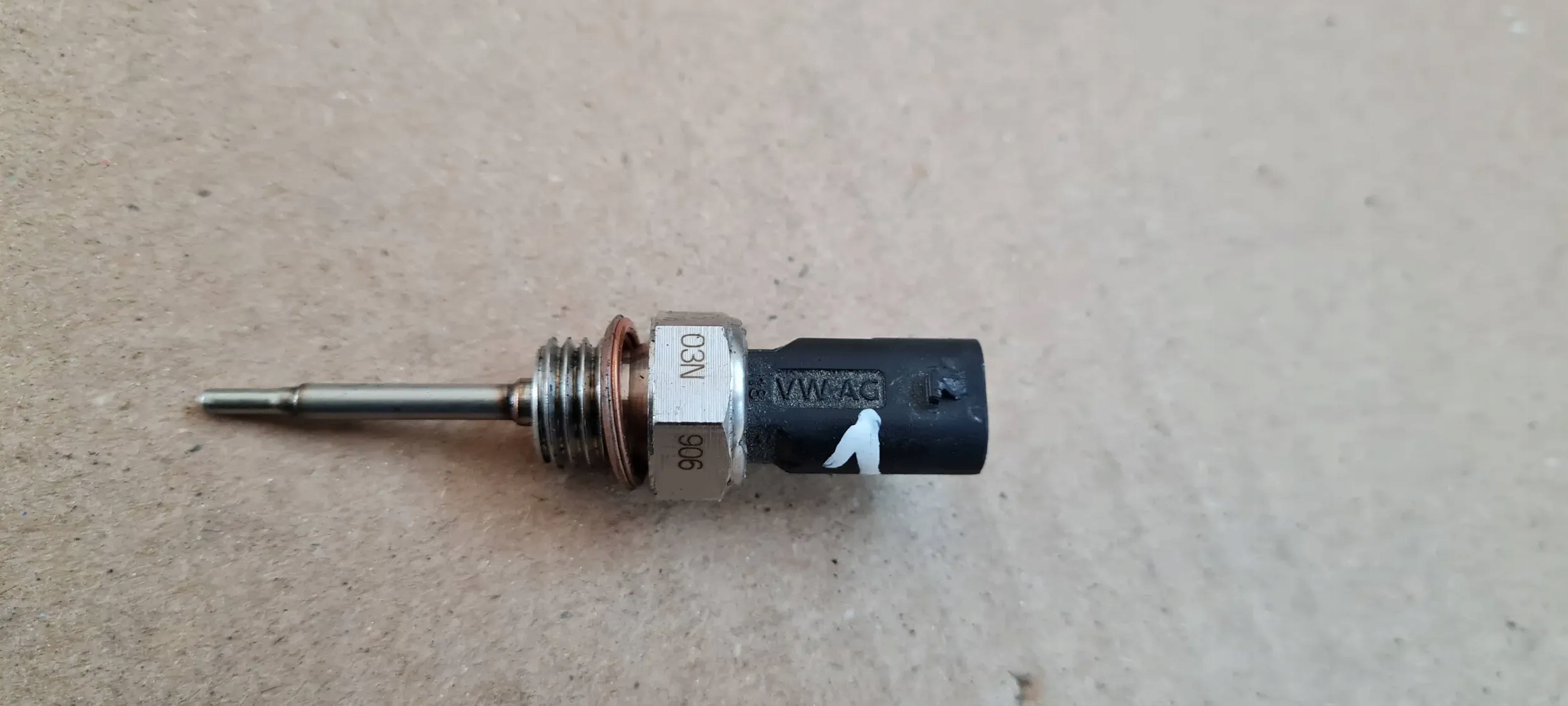 A4 B9 8W sensor TEMPERATURY 2.0 TDI 03N906081A A5 8W Q5 VW AUDI