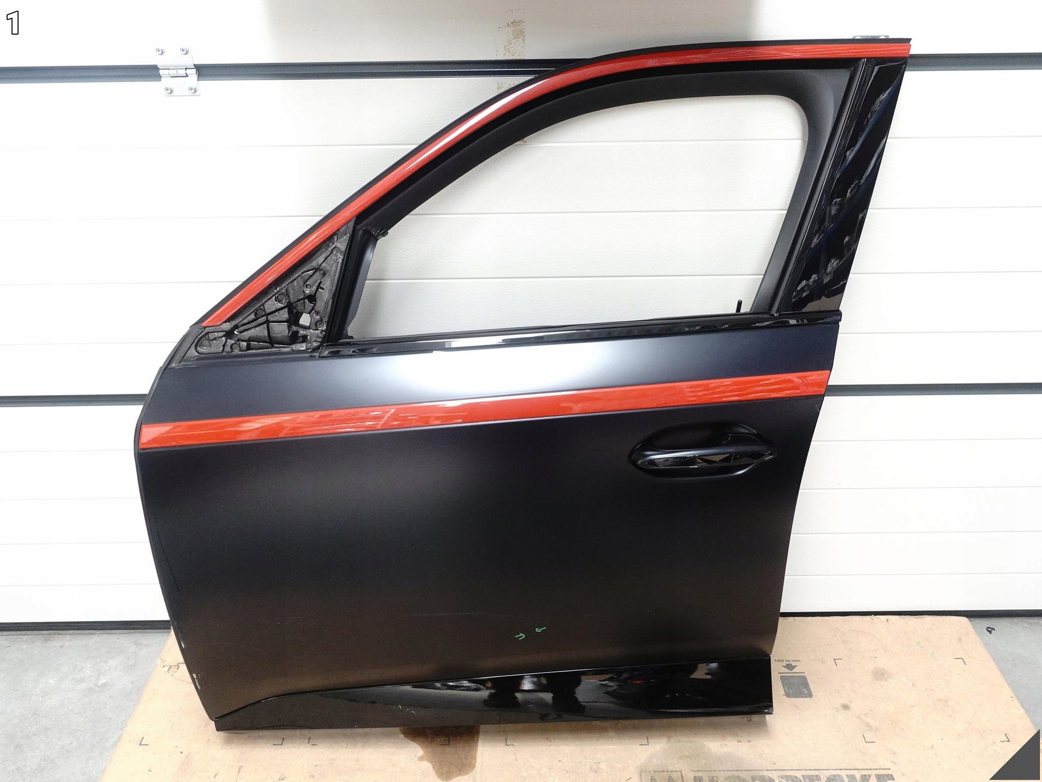 BMW XM G09 XM Label Red 23- door + window mouldings handle front left P95/9