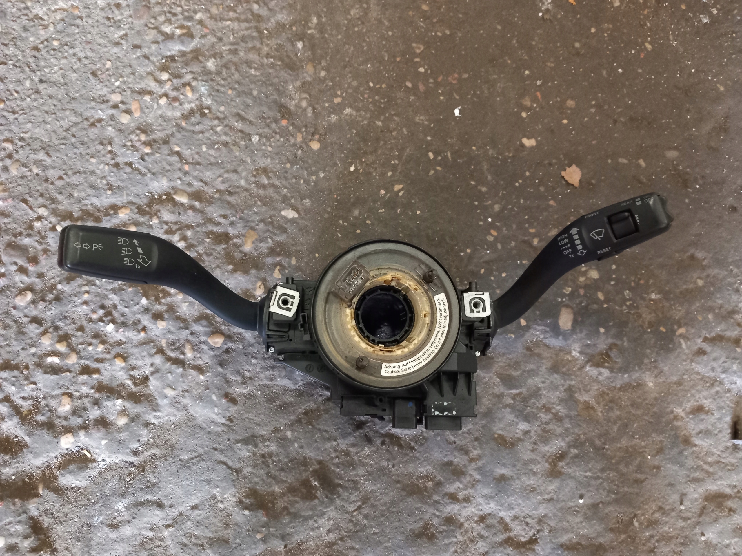 AUDI A3 8P steering wheel levers and controls ring 8P0907137BR