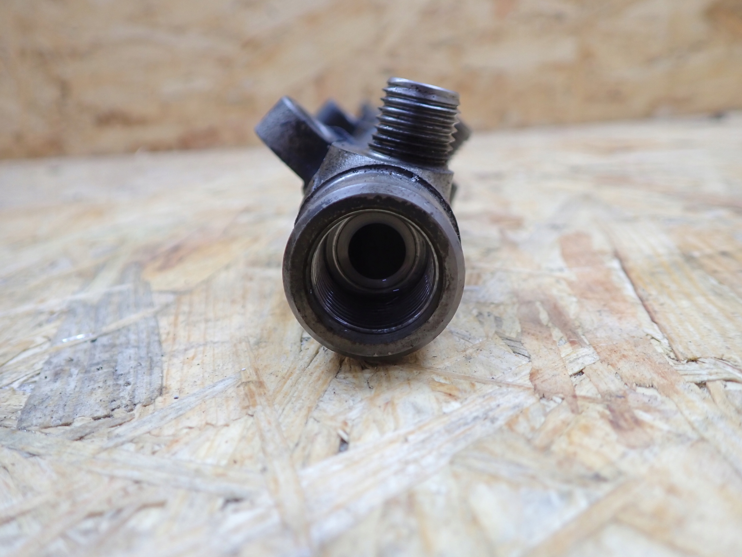 топливная рейка X5 E70 3.0 Дизель европа 0445216015