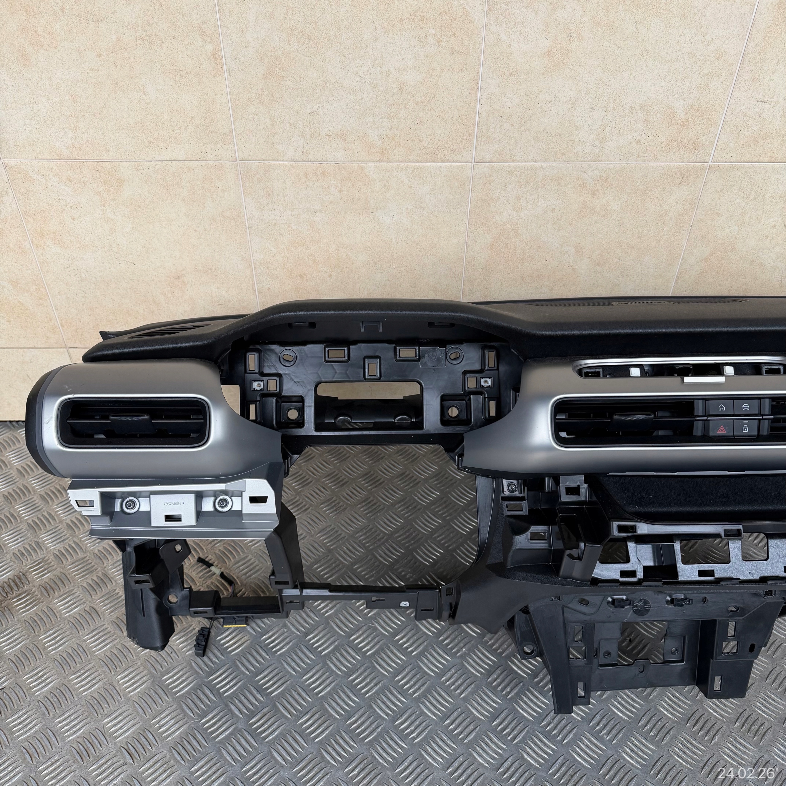 dashboard complete airbag console tension belts cockpit JEEP AVENGER 2024 ROK