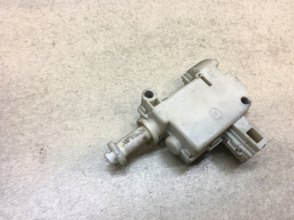 amortizer vratašca goriva PASSAT B6 3C0810773