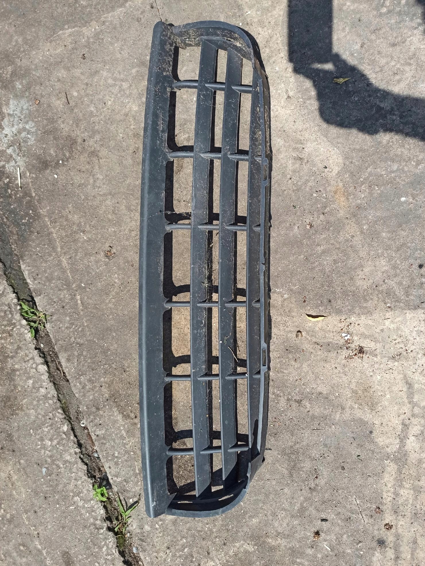VW CRAFTER griglia medio Paraurti 2E0807835A