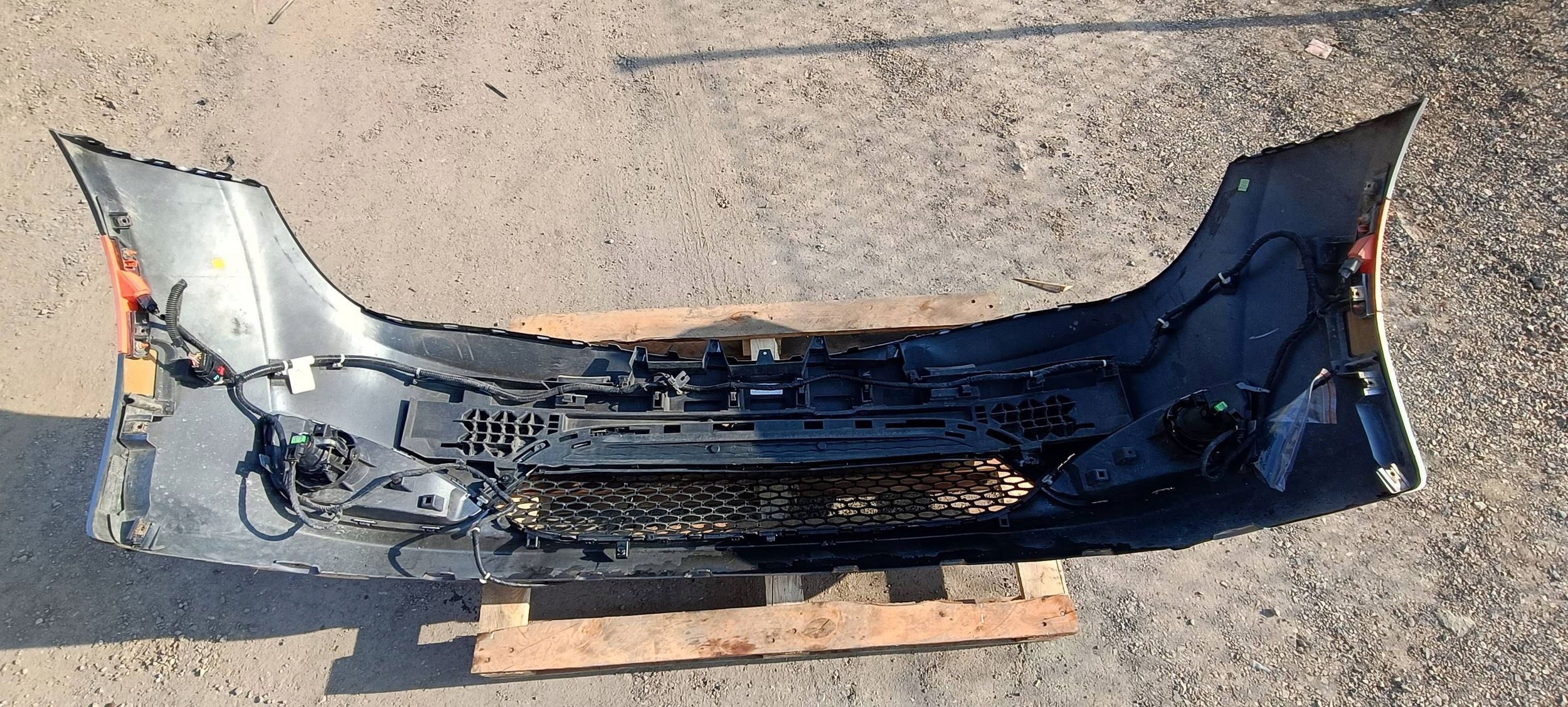 bumper front front complete Chrysler Pacifica 2017