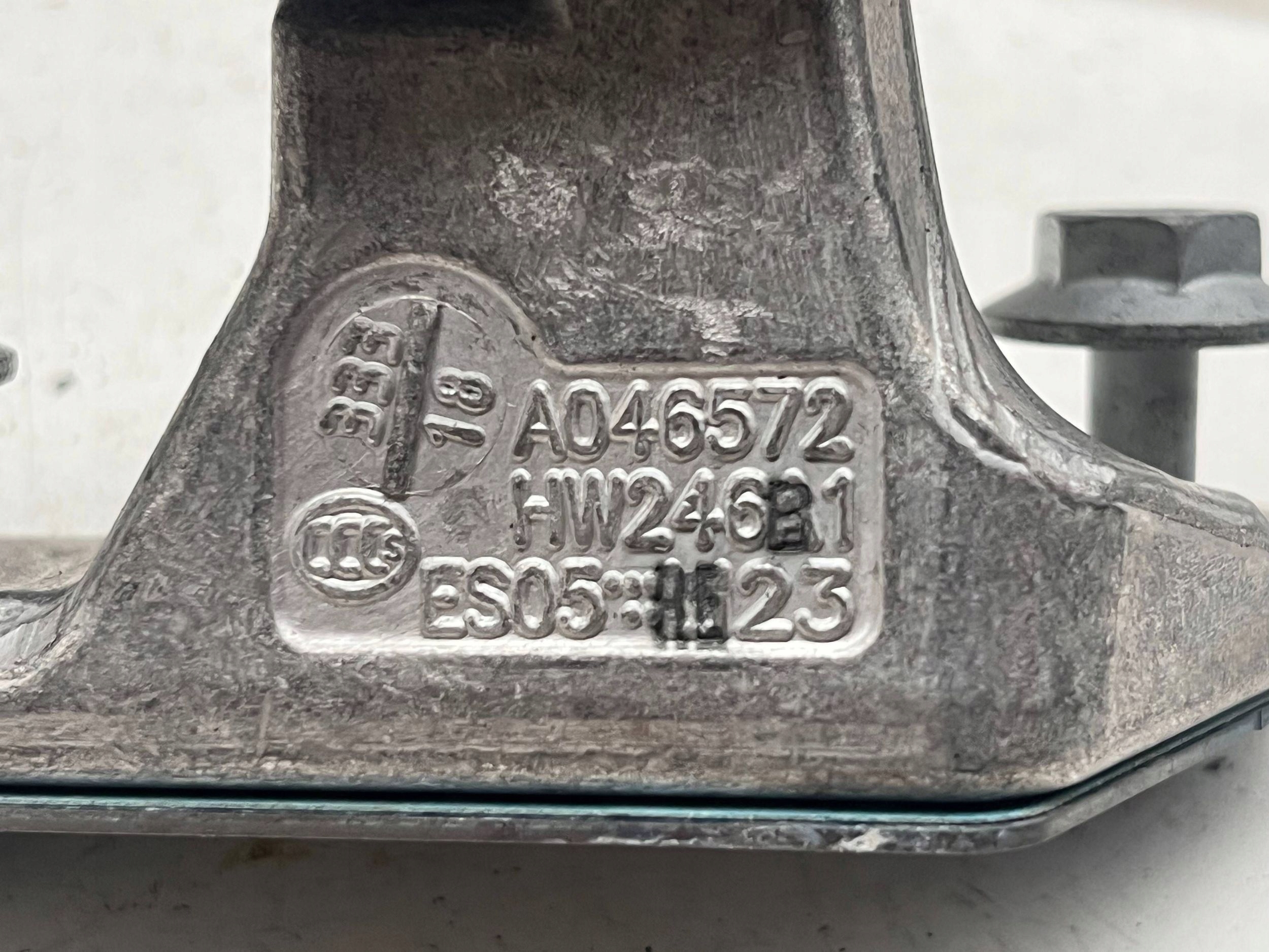 Scharnier links przednich Tür AUDI A6 (4F2, C6) A046572 2.7L diesel !J