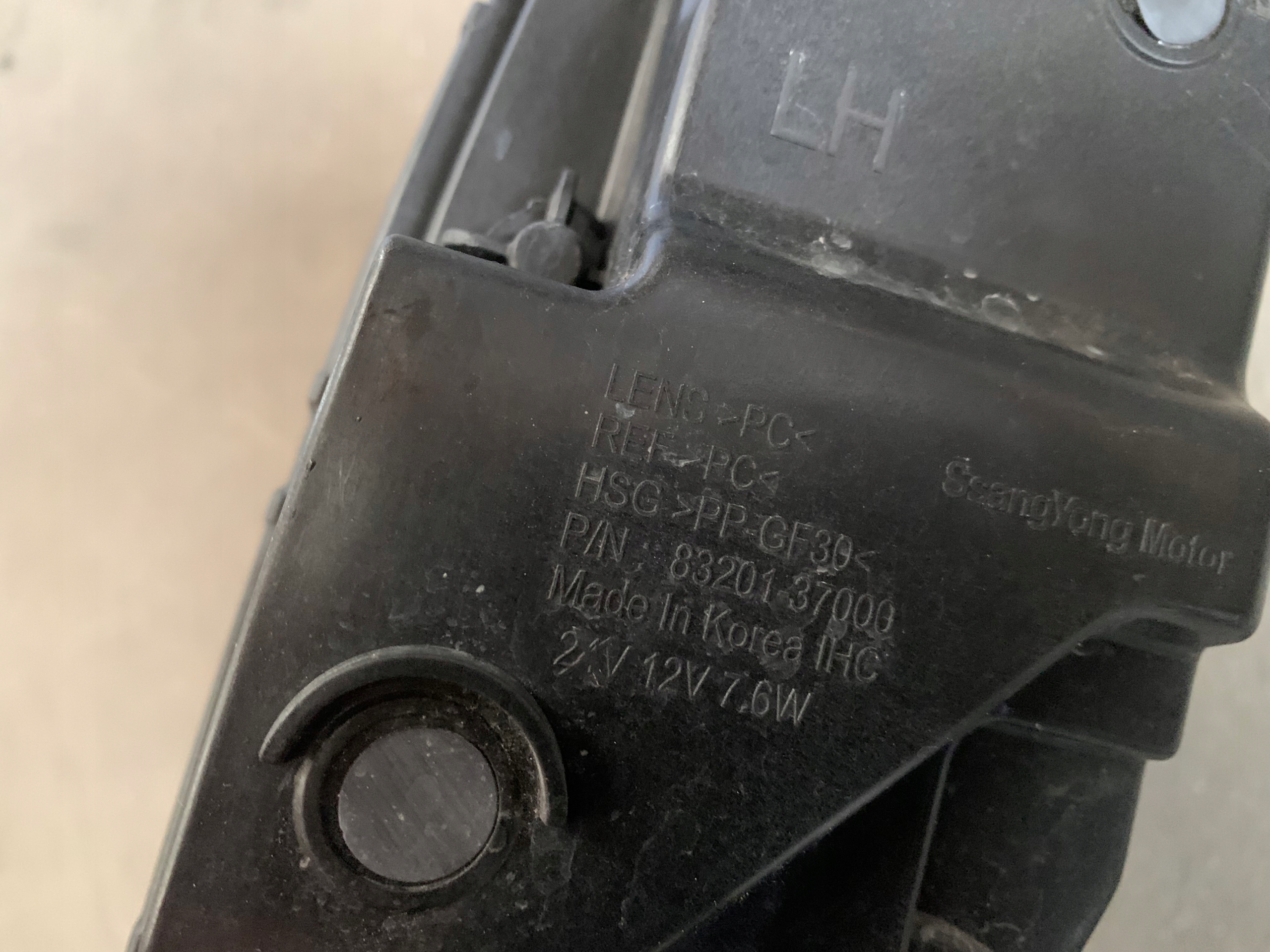 KORANDO IV 19- галоген левая перед 83201-37000