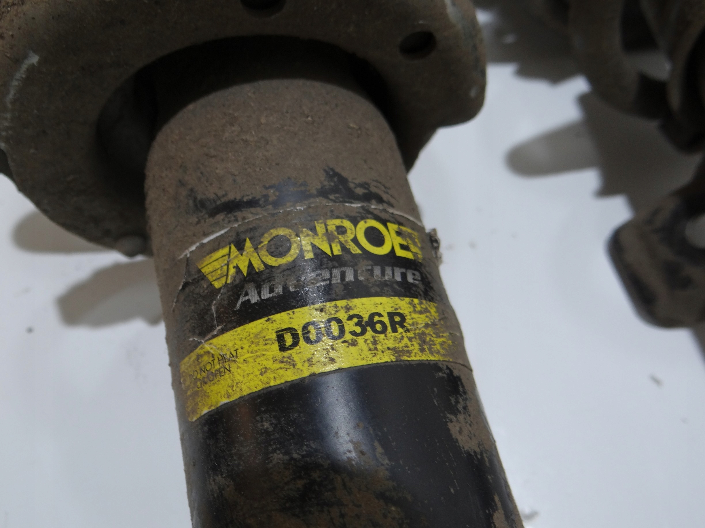 shock absorbers left right front BMW X1 E84 N47 XD (19292847) KOMPLET