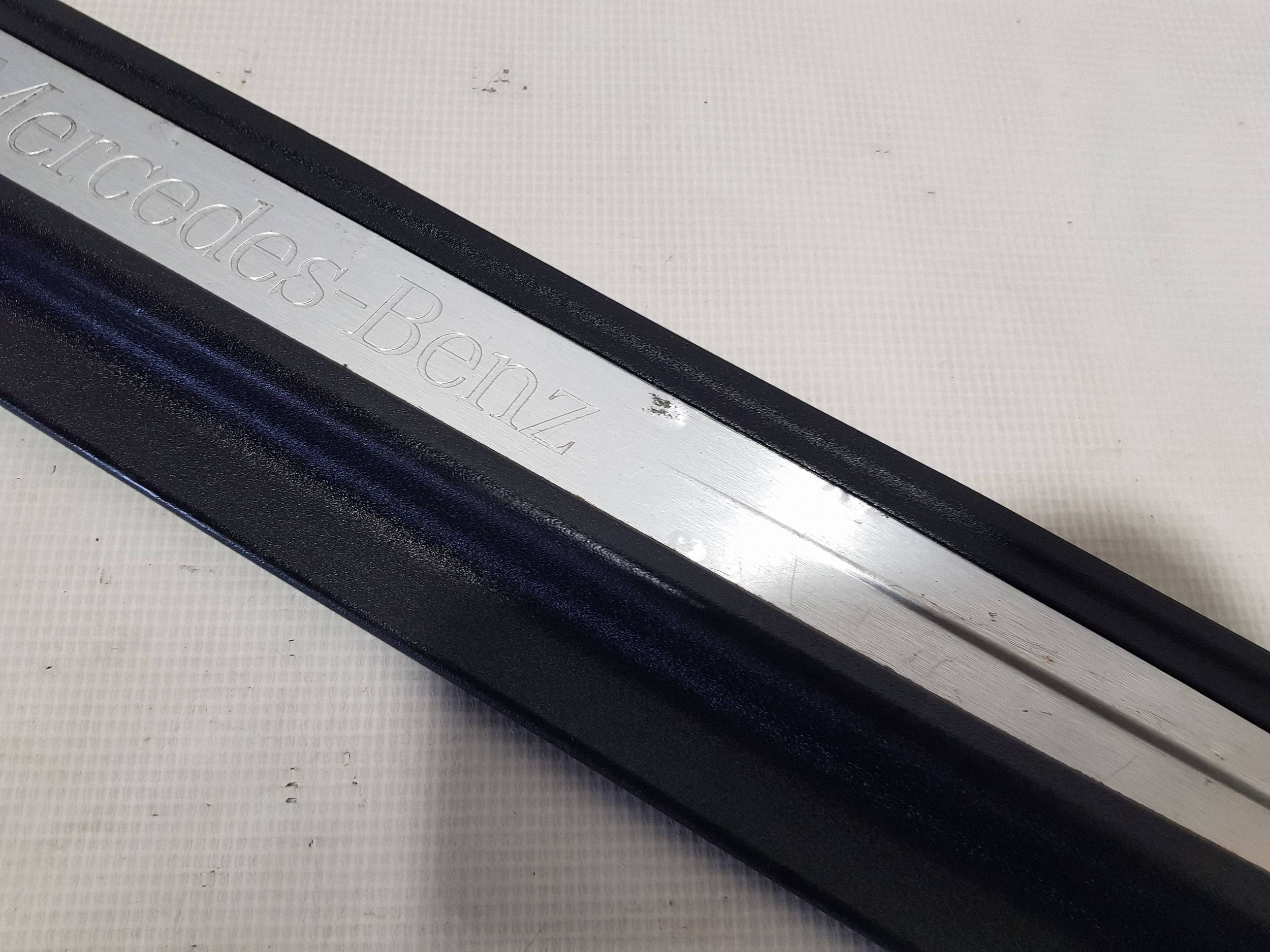moulding cap threshold right A2096800235 MERCEDES CLK W209