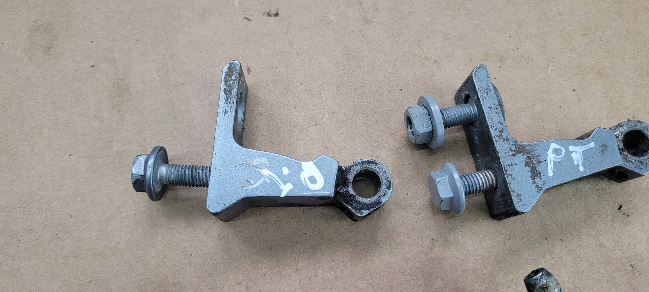 A7 4G S7 hinge hinges door right right rear part rear. LY7G