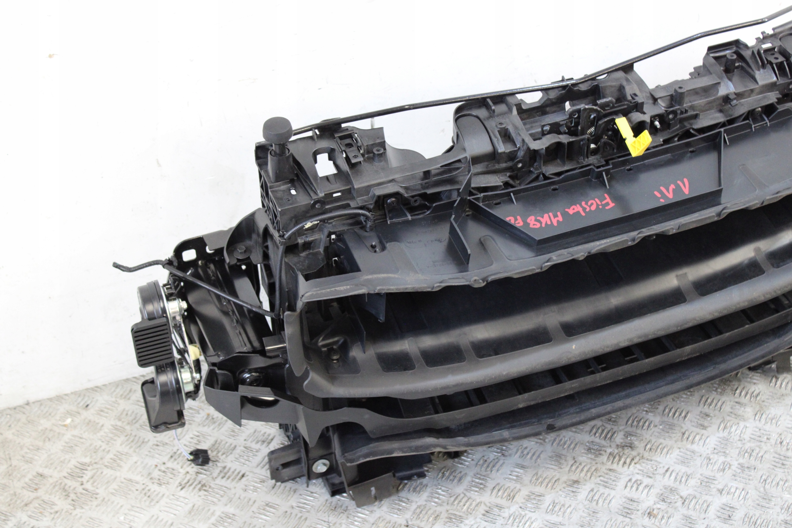 support panel for radiators front radiator pillar FORD FIESTA MK8 LIFT 1,1i