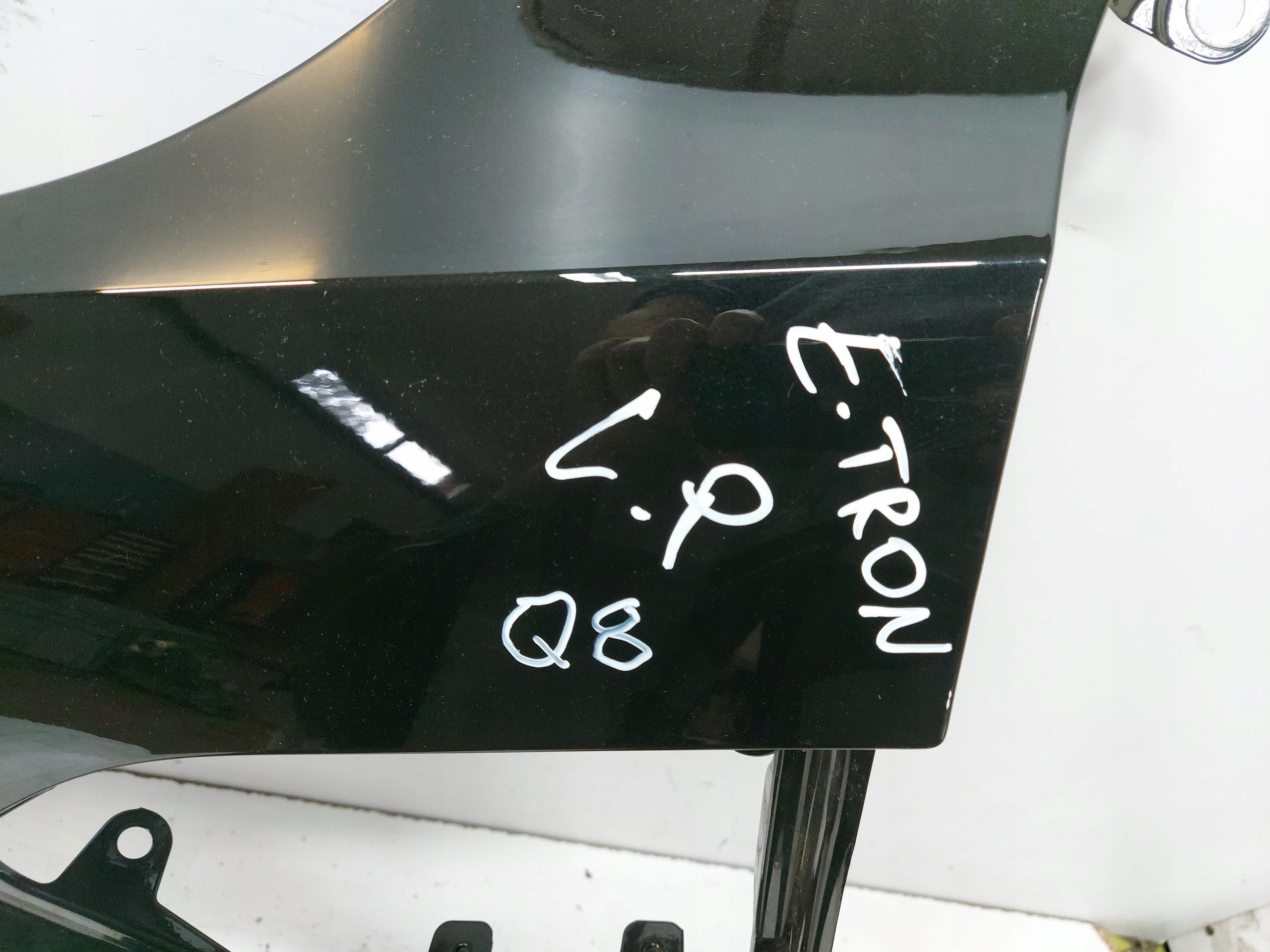 AUDI E-TRON Q8 fender front left E-TRONQ8Blotnikprzodlewy