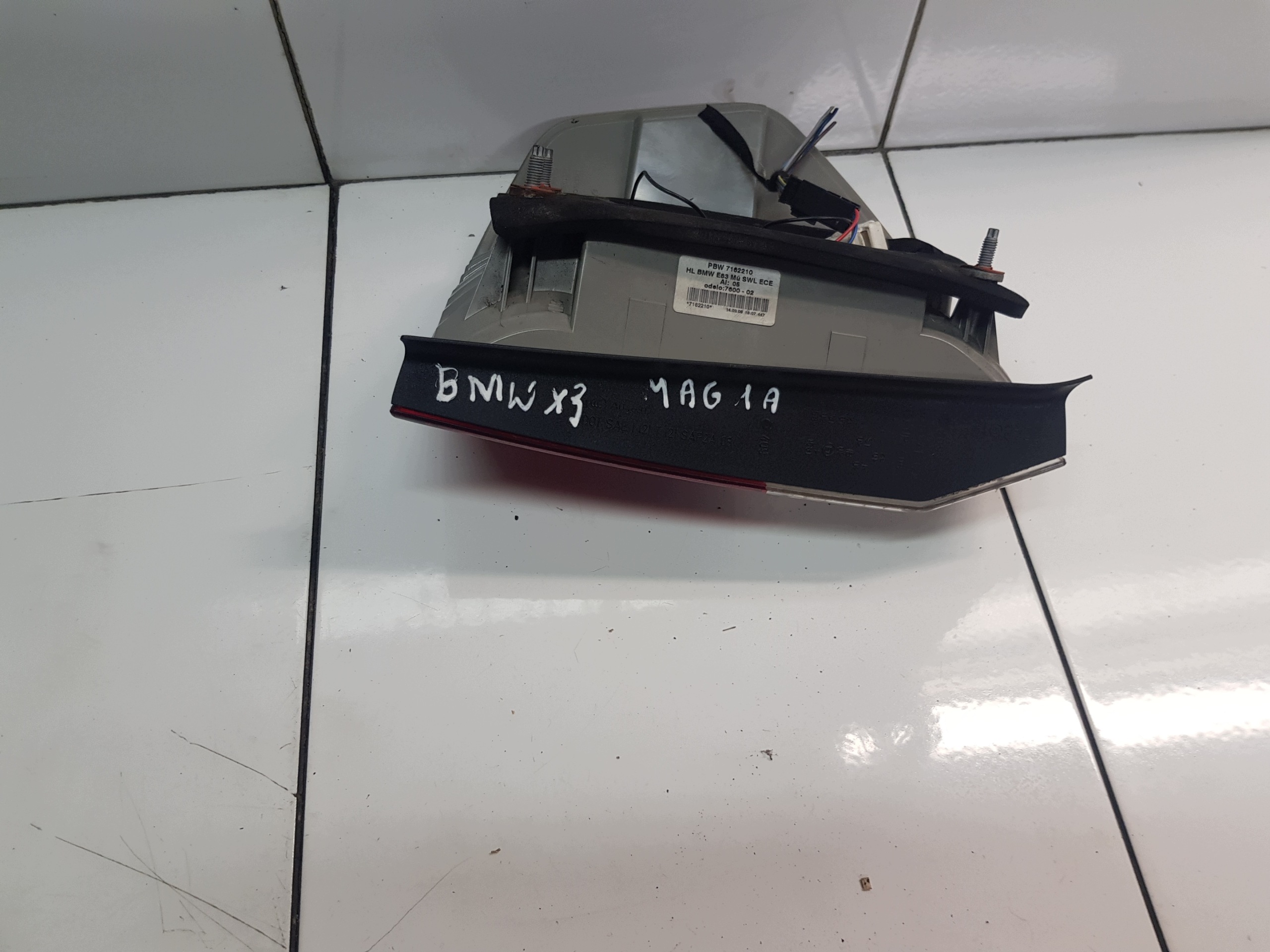 BMW X3 E83 LIFT light right right rear part rear 7162210