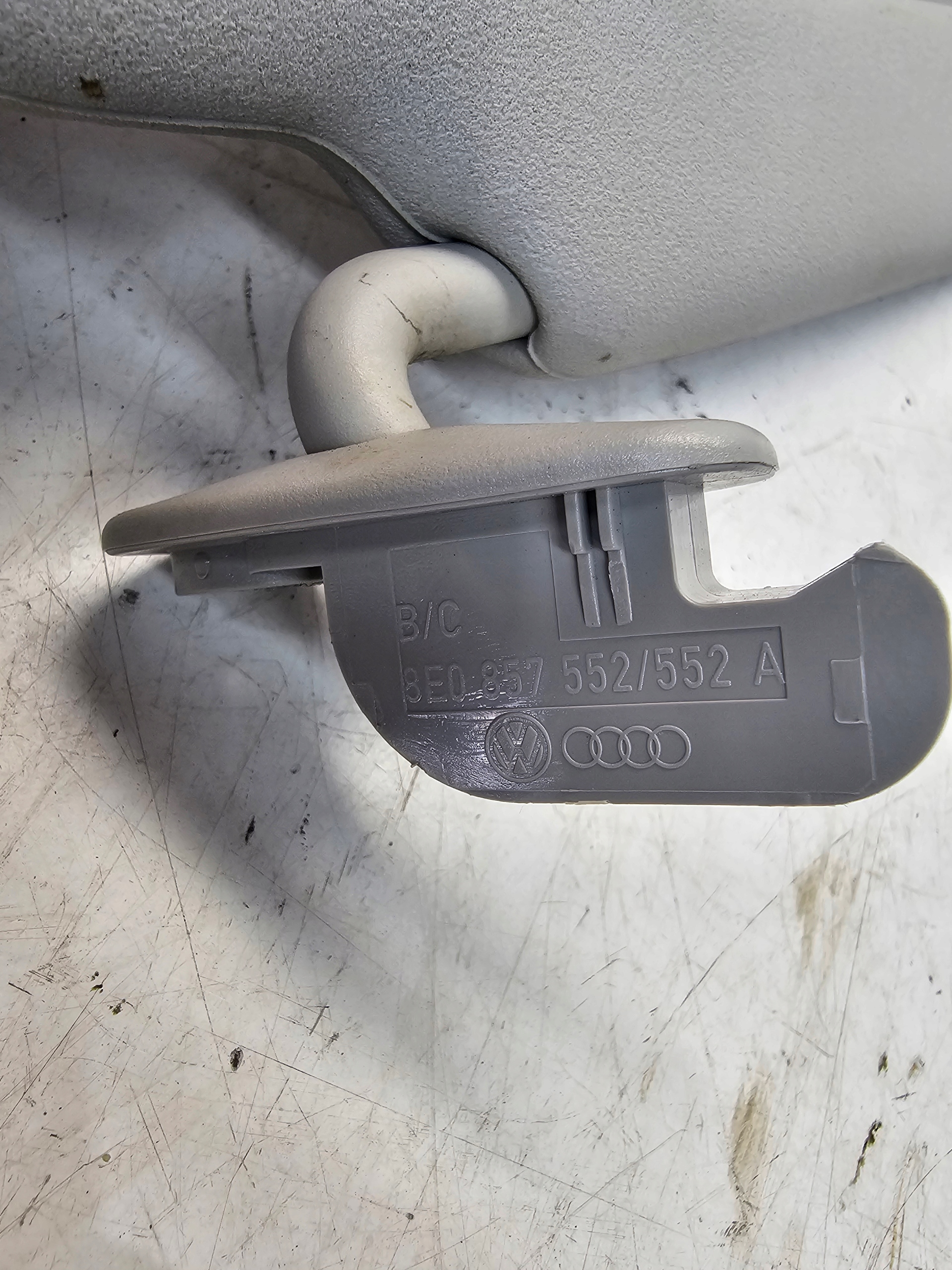 cover PRZECIWSLONECZN right AUDI A4 B7 8E0857552A