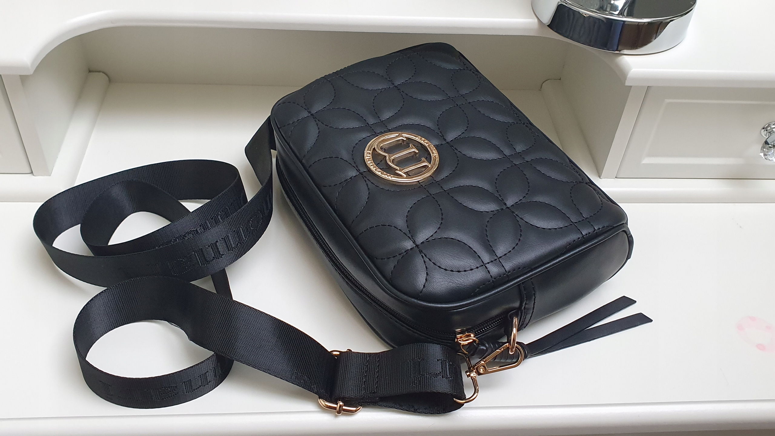 TOREBKA NA RAMIĘ LISTONOSZKA MONNARI PASEK LOGO Styl miejski