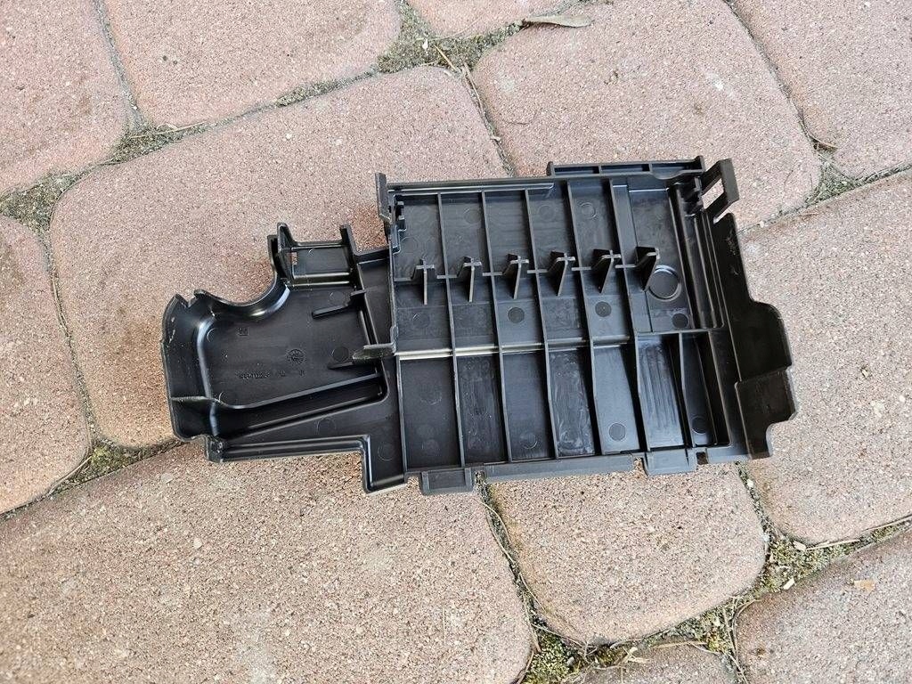 Gehäuse Blende Abdeckung des Sicherungskastens Abdeckung Opel Astra K