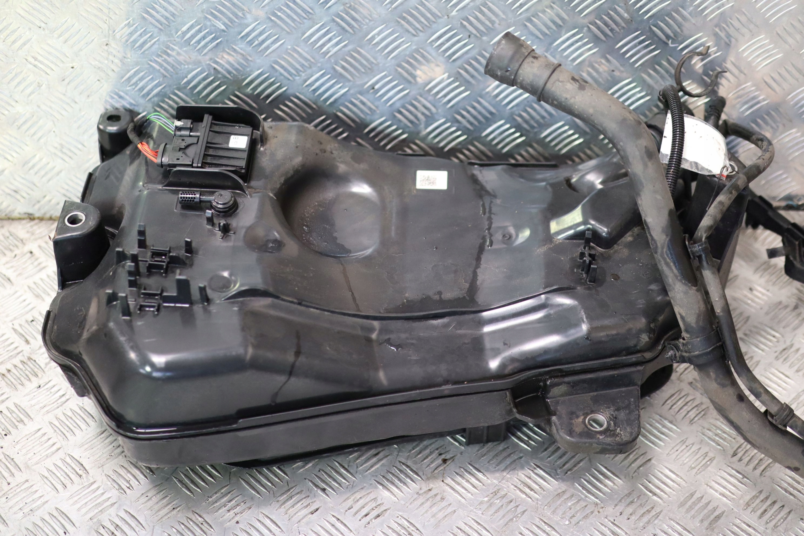 serbatoio Pompa ADBLUE VW GOLF VII 2.0 TDI 5Q0131877G