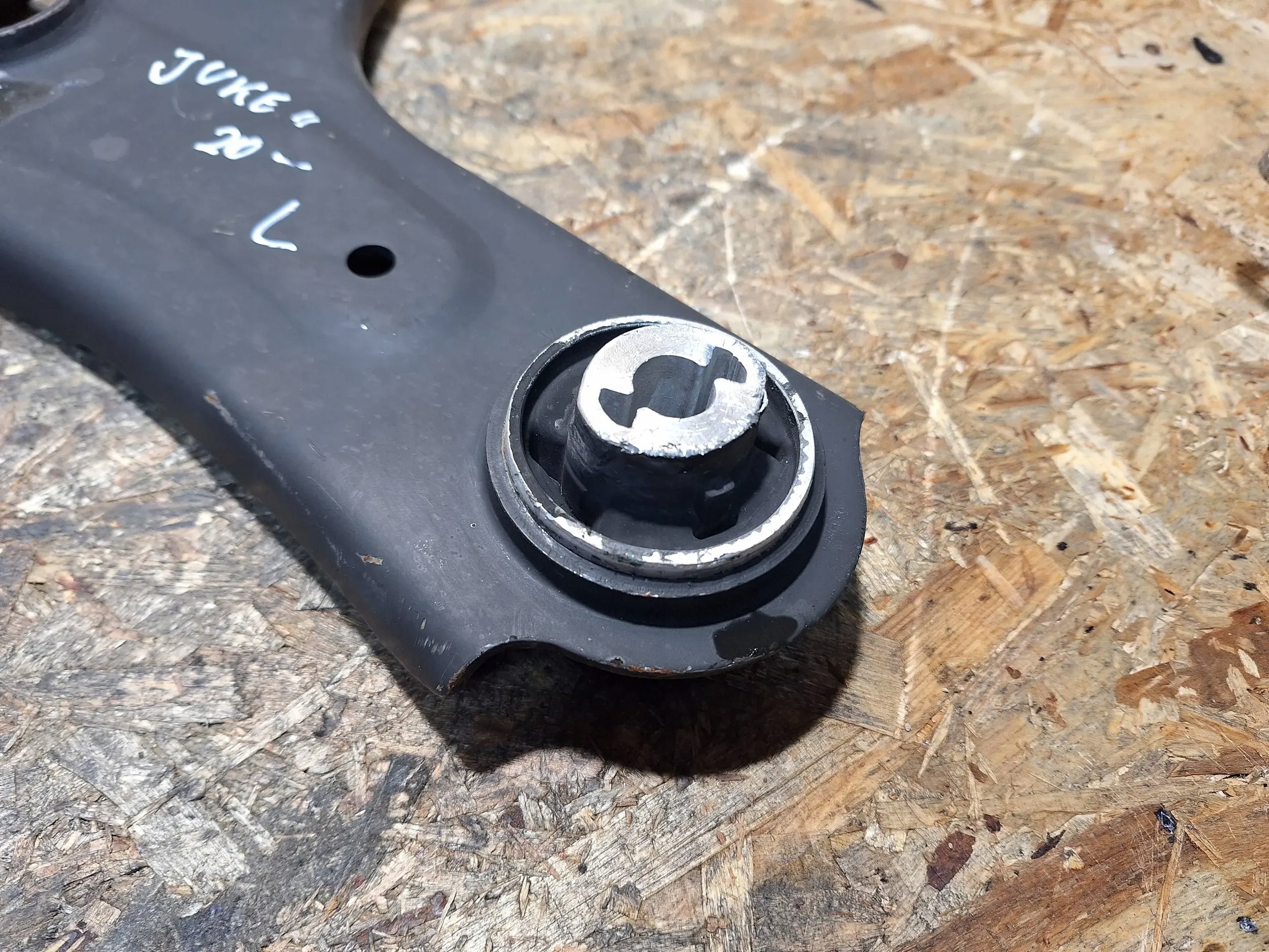 arm left front NISSAN JUKE II F16 19-24
