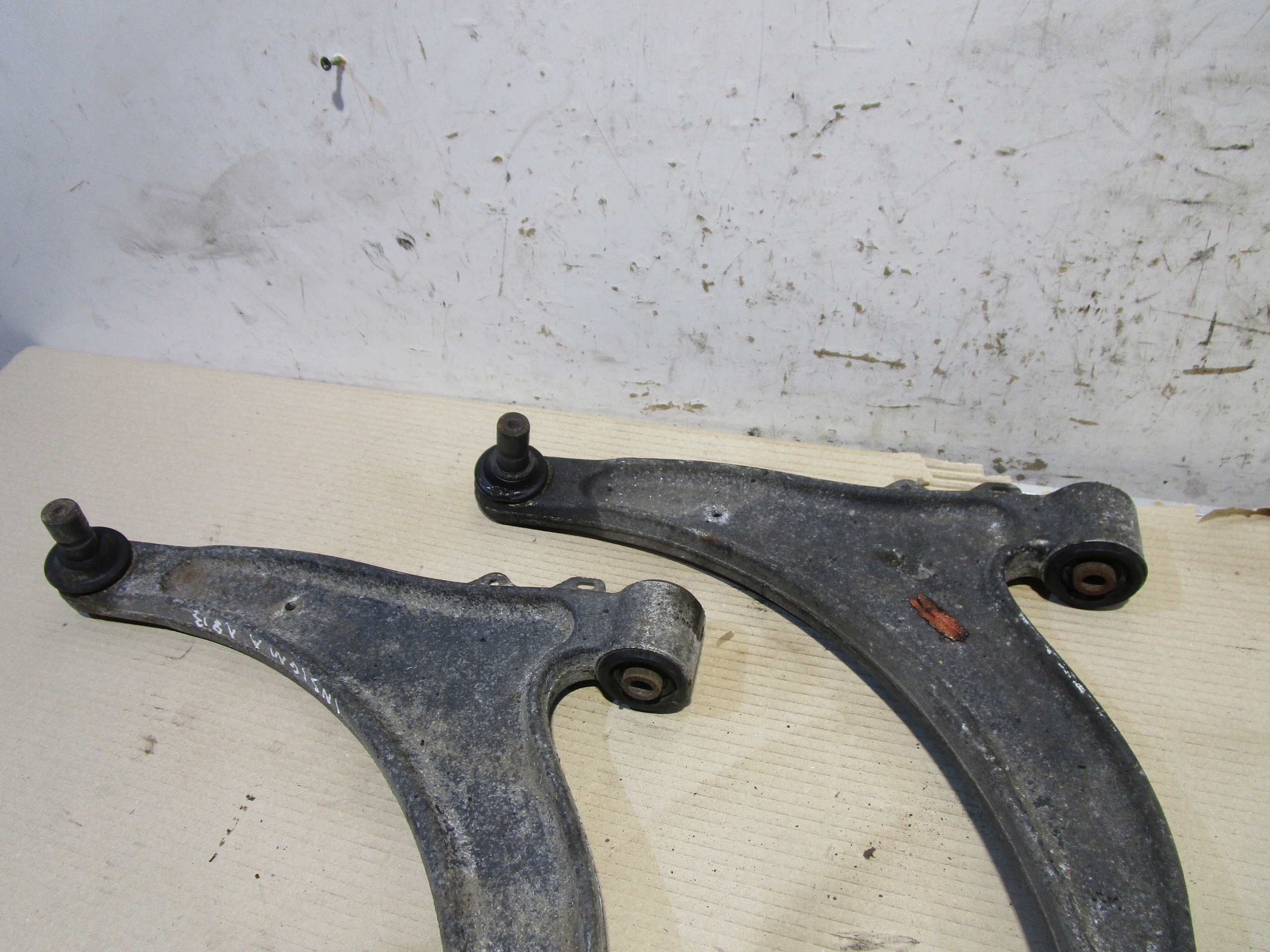 Wahacz przód lewy Opel Insignia A Producent części Opel OE