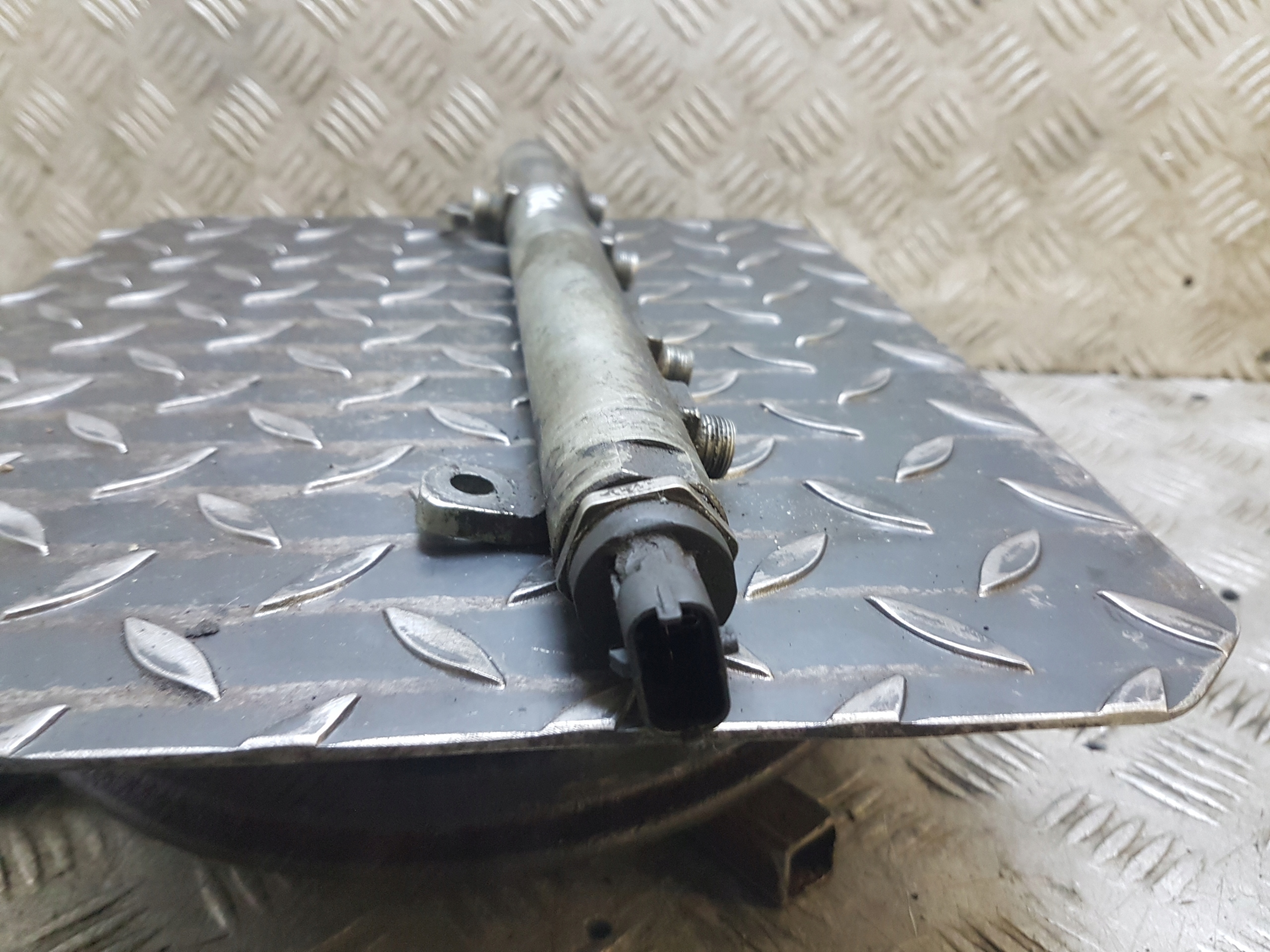 Rampe injection IVECO DAILY 4 0445214107 2.3 D