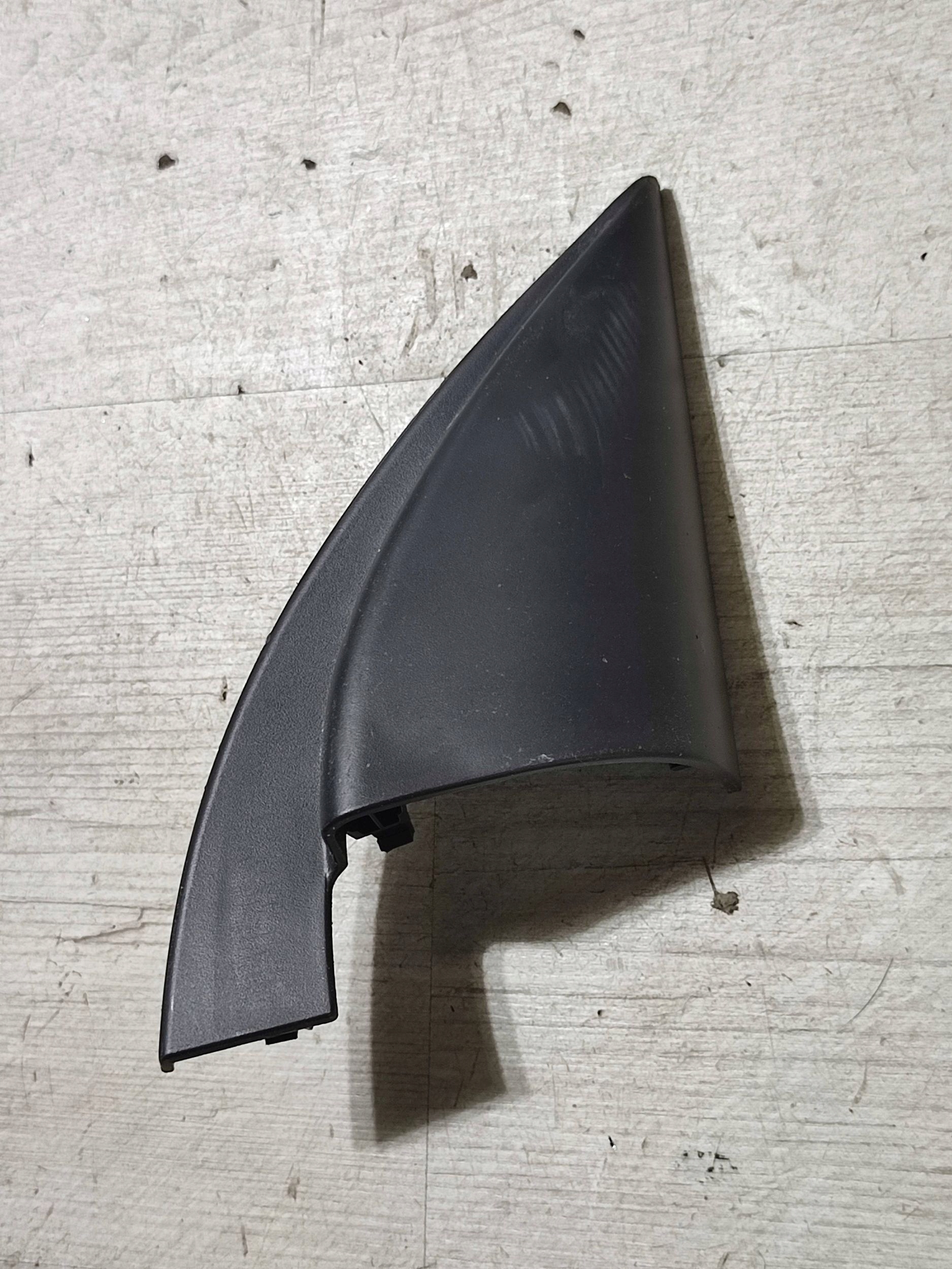Hyundai Kona and 2018 front side right trojkat mirrors