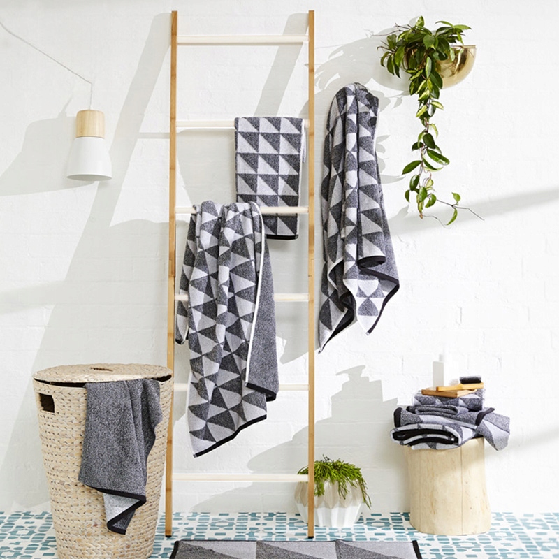 DRABINKA WIESZAK NA RĘCZNIKI PÓŁKA BAMBUSOWA WYSOKA 186cm Wysokość mebla 186 cm