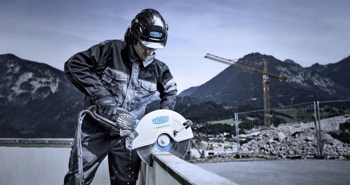 Przecinarka piła ręczna TYROLIT HBE 400 230V Rodzaj piła tarczowa