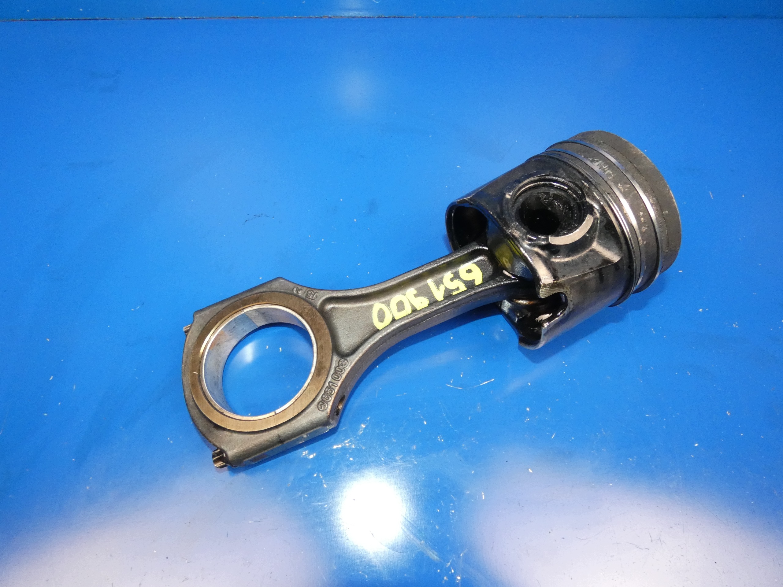 MERCEDES E class W212 W207 W204 2.2 CDI piston + connecting rod