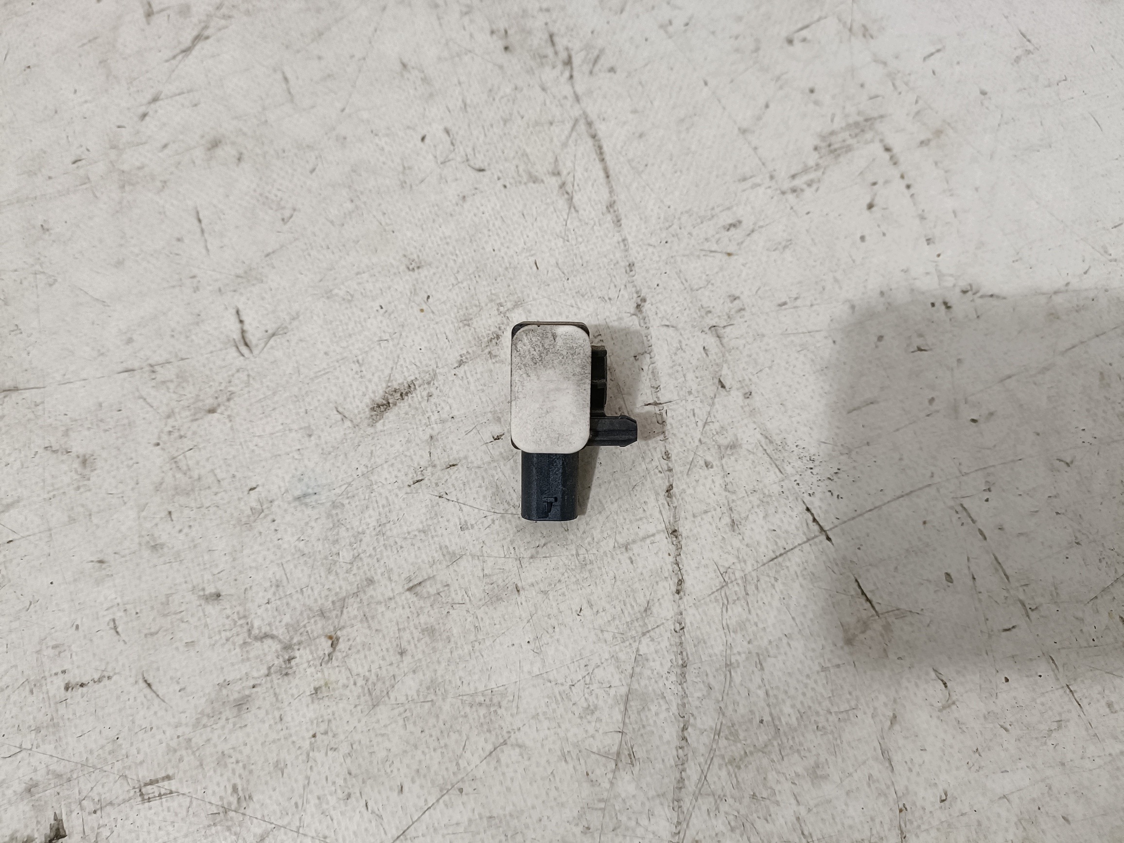 DODGE MERCEDES CHRYSLER impact sensor A1668210151 56054085AA