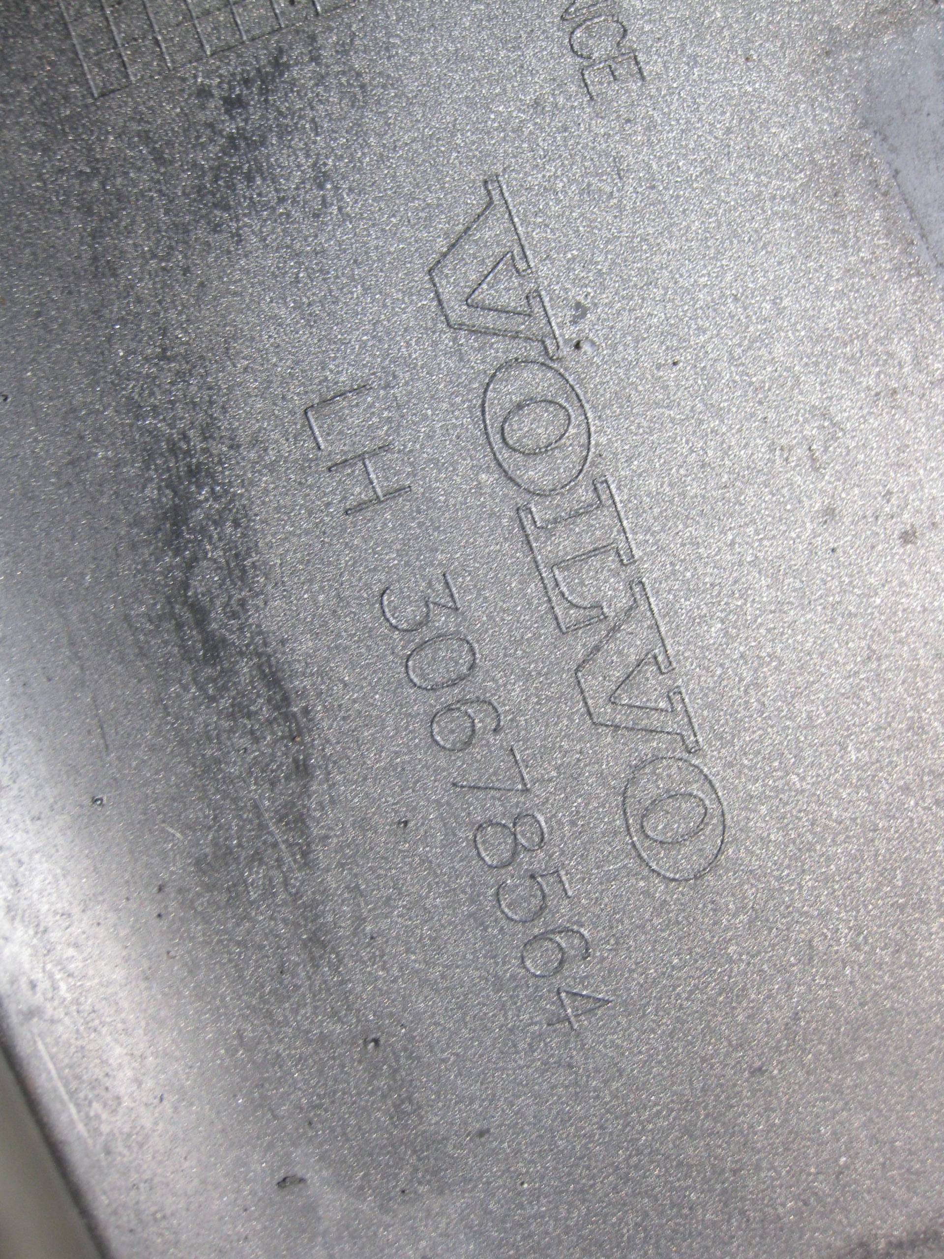 VOLVO V70 2.0 D 09R moulding cap threshold left 30678564