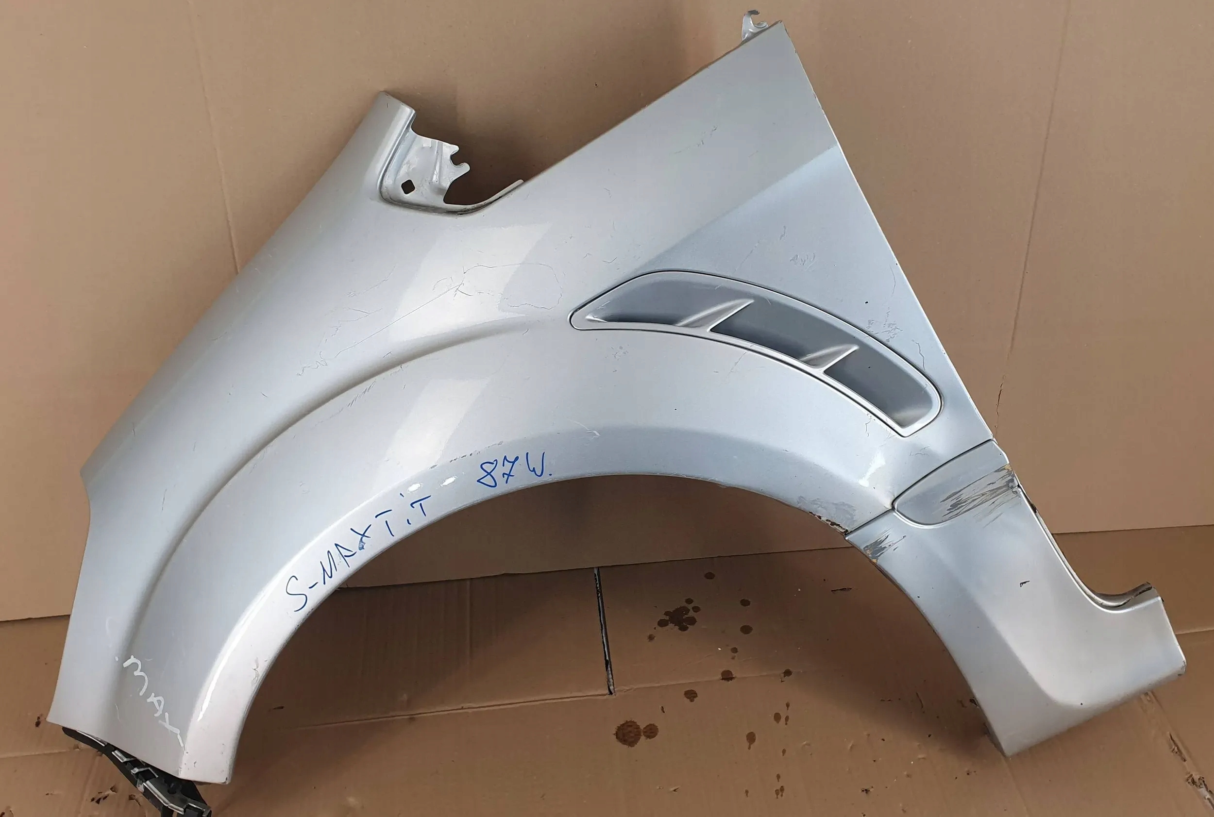Ford S-MAX 1 and 06-15 Titanium left fender front front $