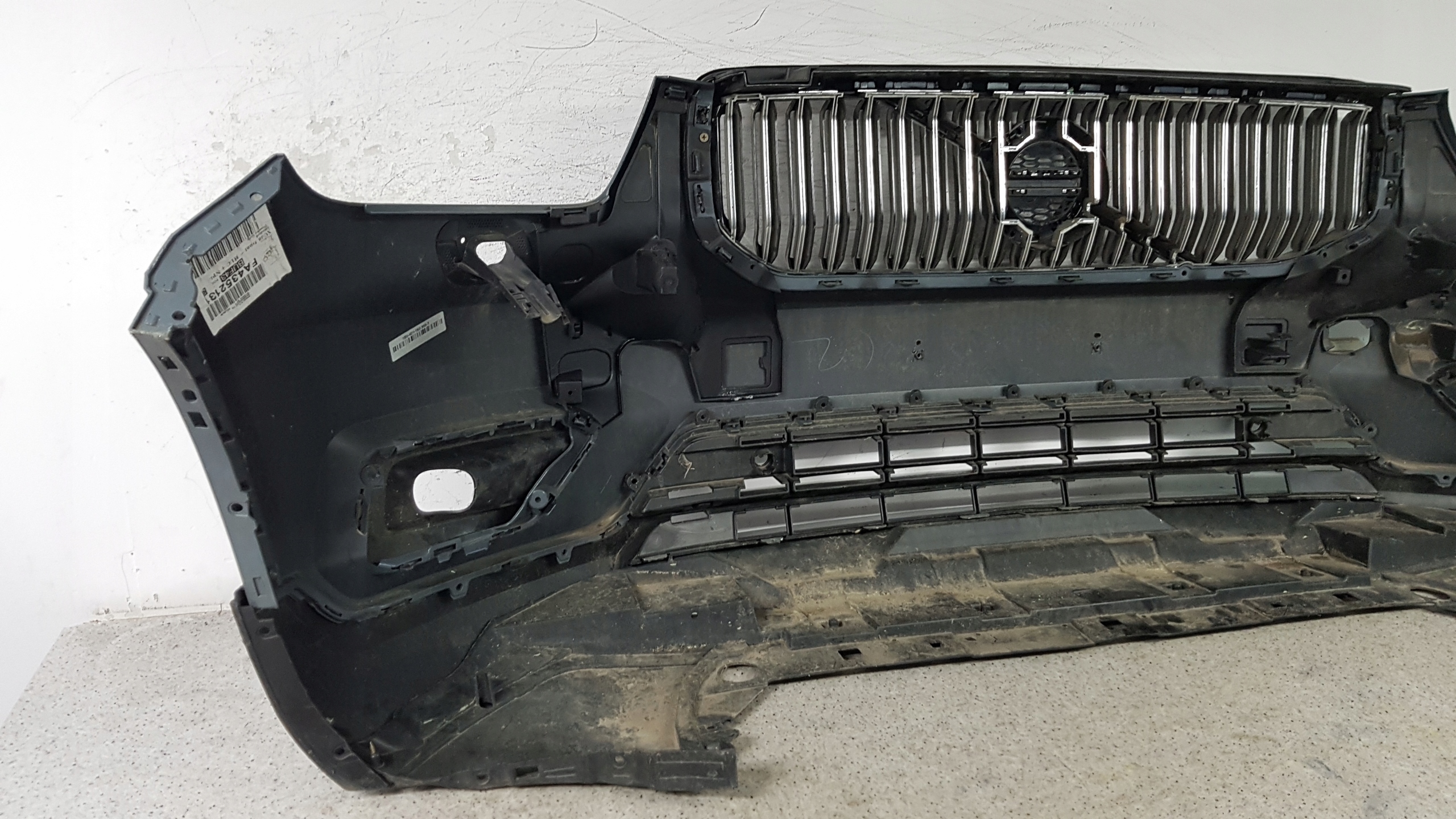 VOLVO XC40 XC 2017 - STOSSSTANGE VORNE 7963