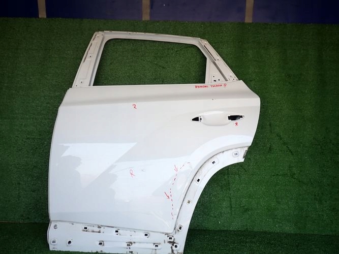 HYUNDAI TUCSON IV door left rear. rear part