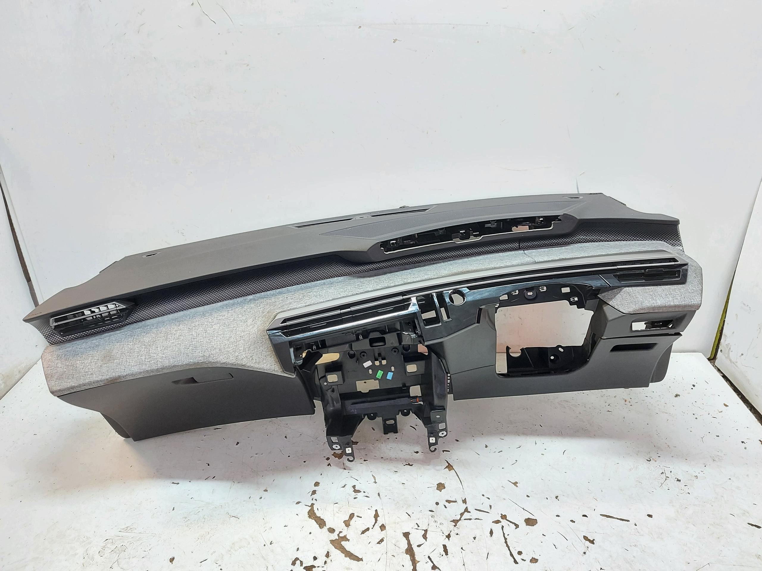 Peugeot 5008 III E5008 console dashboard cockpit UK ANGLIK RHD