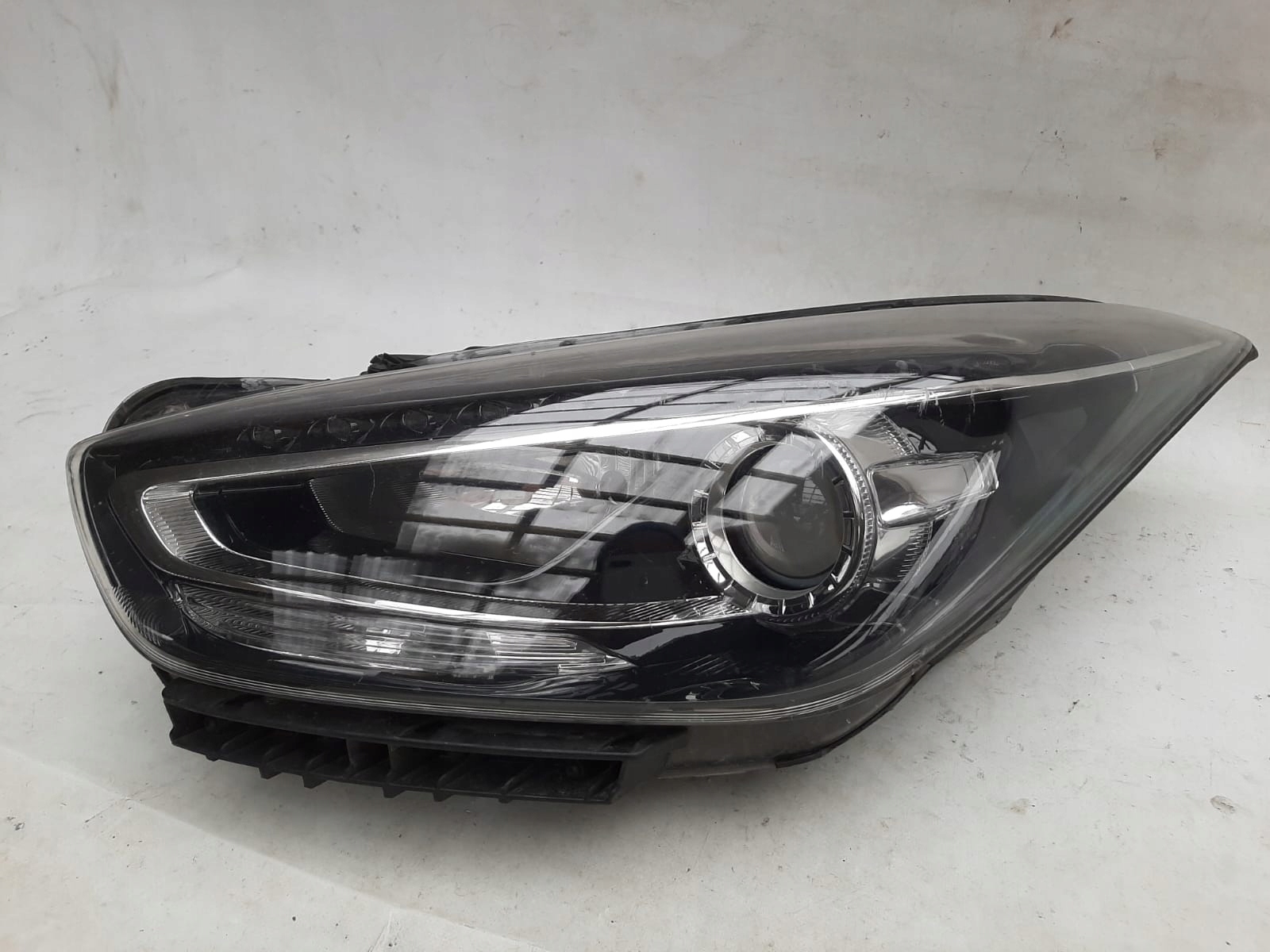 HYUNDAI I40 LIFT 14- light left front front LED 92101-3Z530