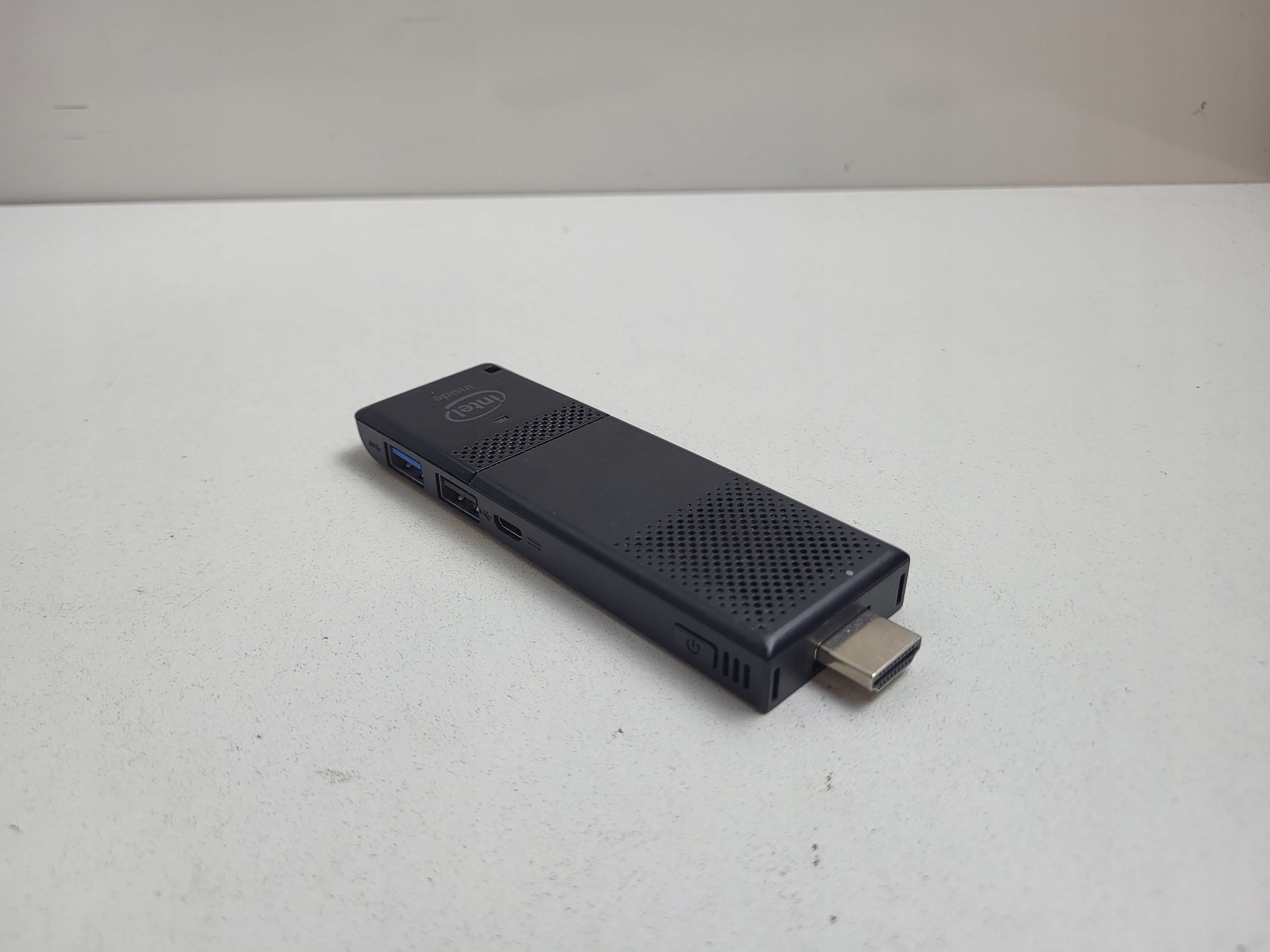 インテル® Compute Stick STK1AW32SC Intel BOXSTK1AW32SC Compute Stick Desktop PC (Intel Atom, GB