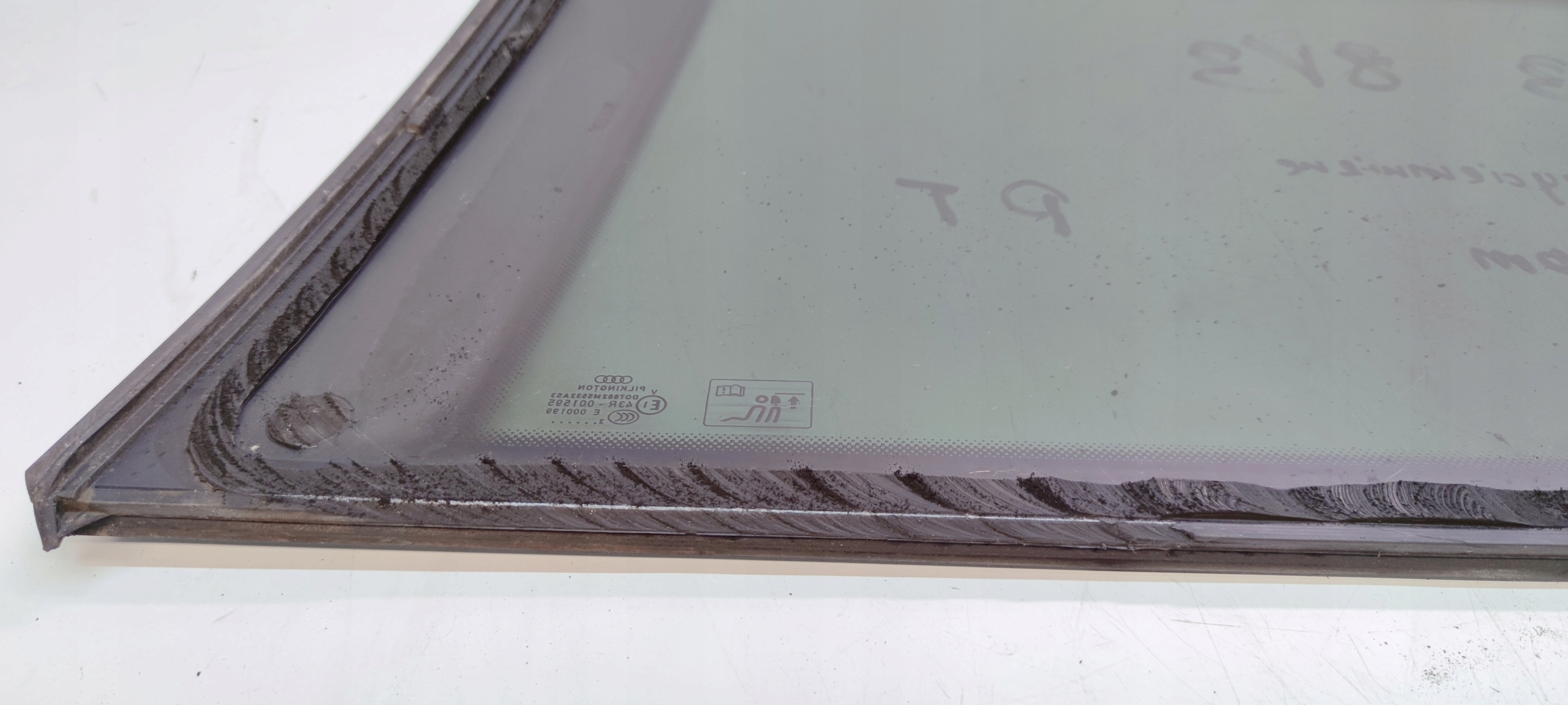 window bodywork right rear part below LISTWE CHROM AUDI A3 8V3 3 door 2012R