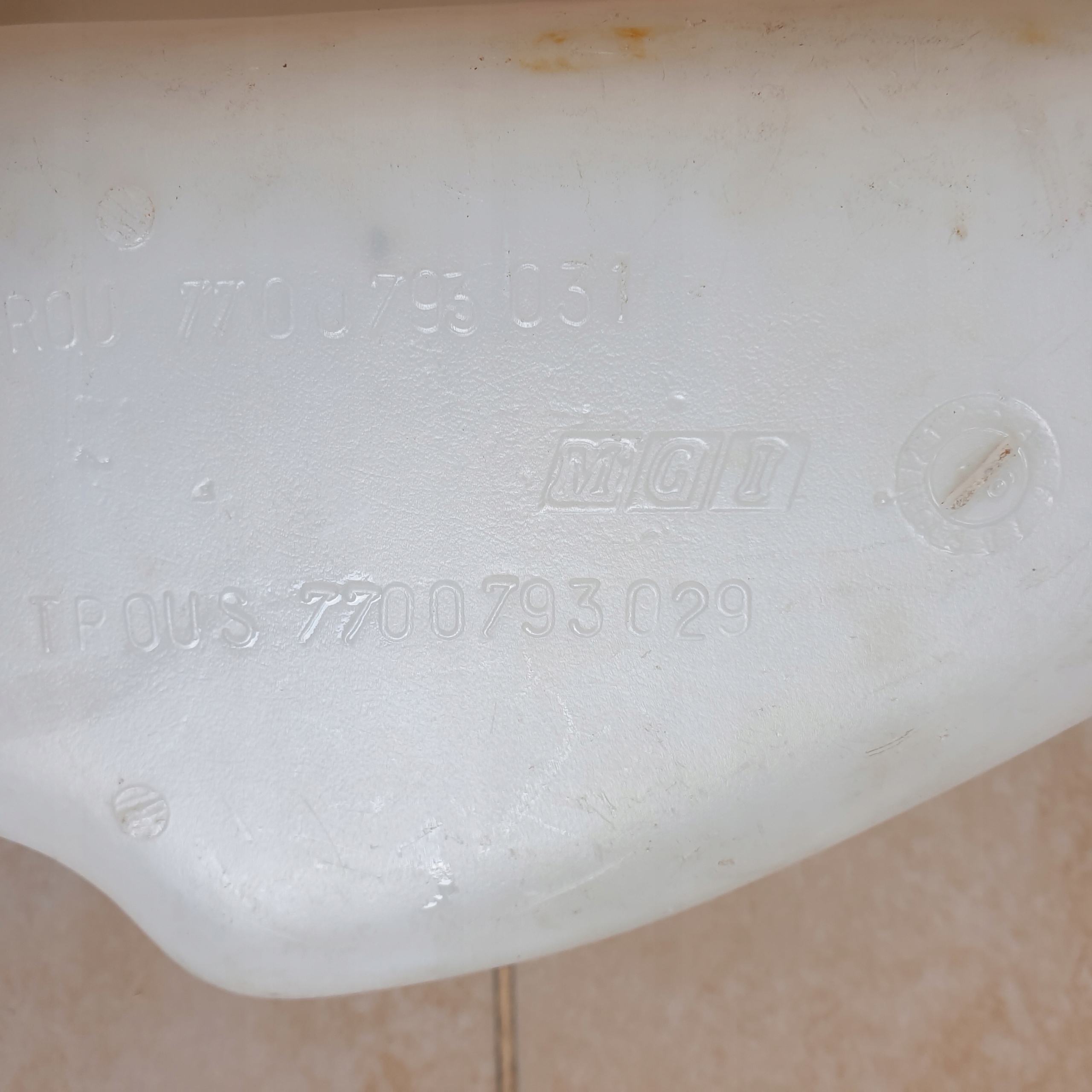 serbatoio LIQUIDO LAVAFARI RENAULT CLIO e 7700793029 OE