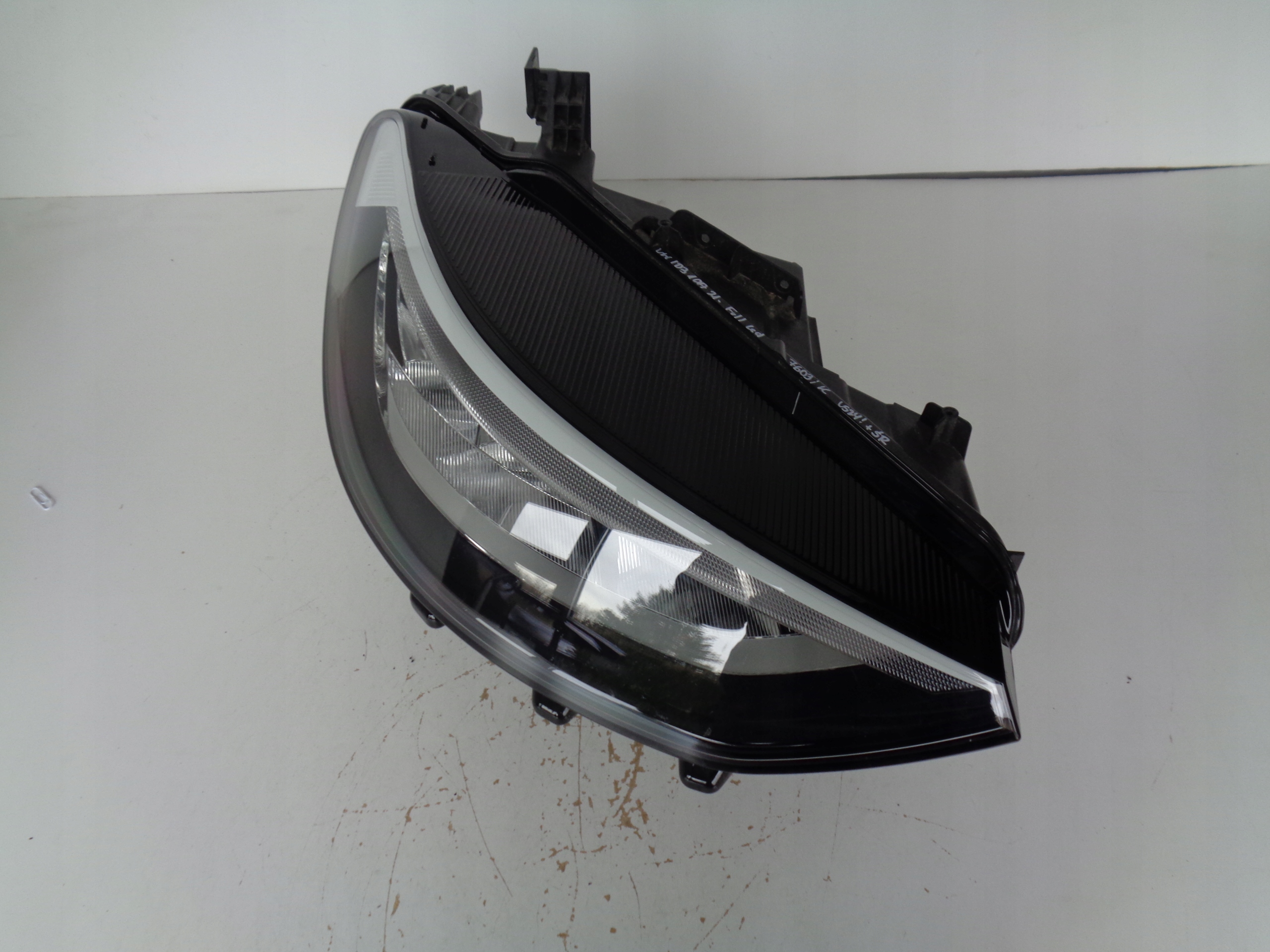 light right REFLEKTOR VW ID3 10A 21- FULL LED