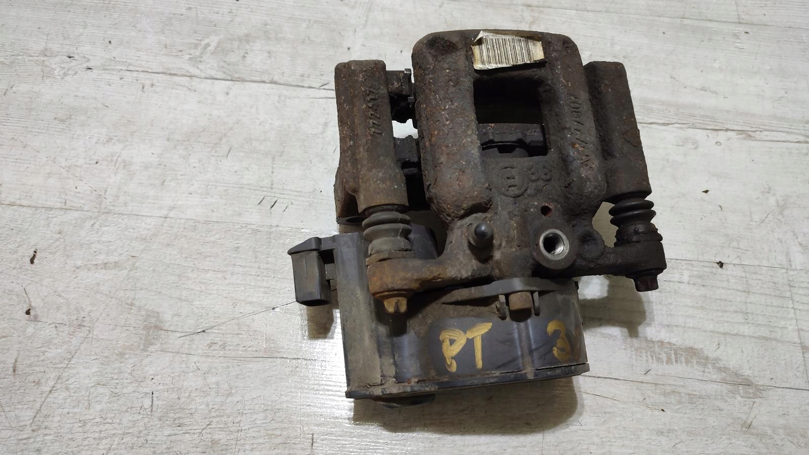 caliper right rear part 1.6 HDI Peugeot 308 II T9